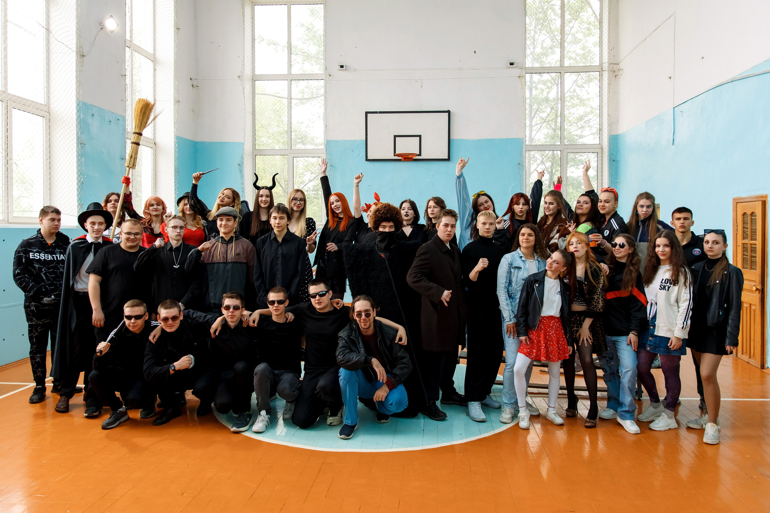 11 класс день не послушания в школе. Фотограф Любовь Корниенко, Примоский край