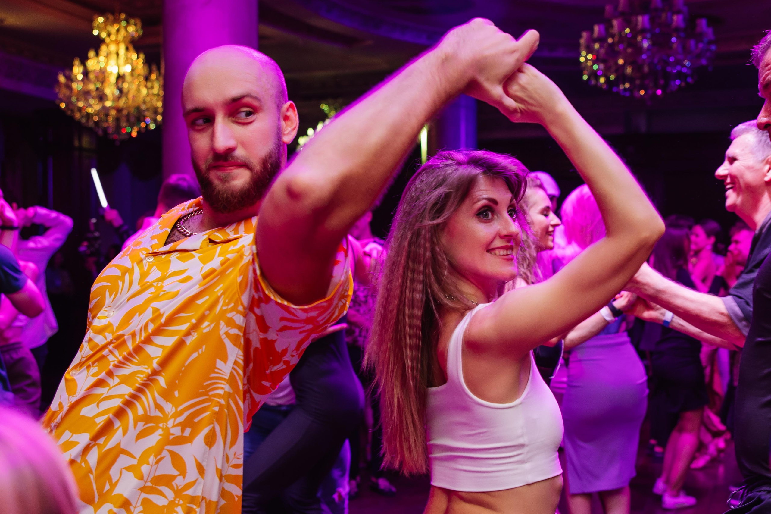 Фотография танцующей пары на танцевальном фестивале бачаты "Noches sensuales"  