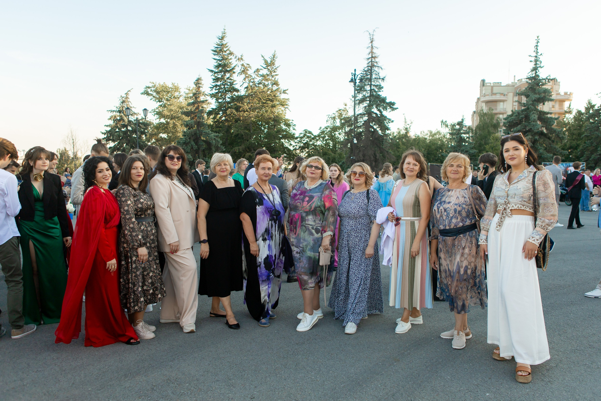 Выпускной Гимназия 12 2024 г. Свадебный и портретный Фотограф в Липецке Дмитрий Котюков