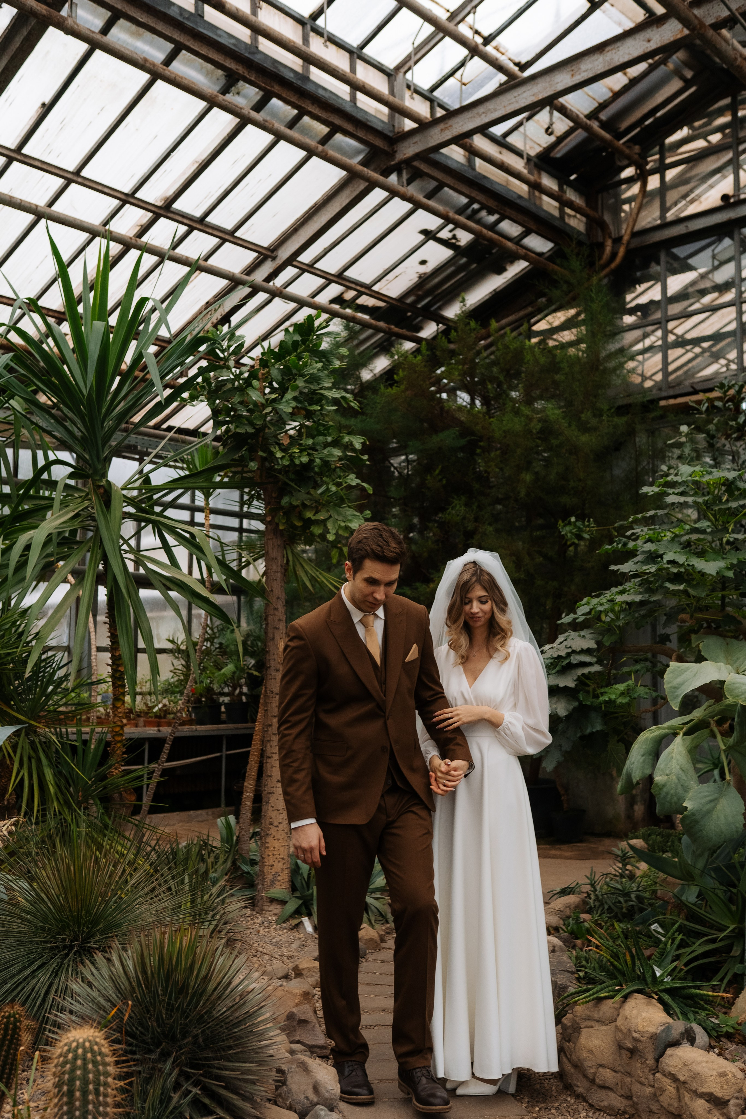 Свадебная фотосессия в оранжерее, Москва. Свадебный фотограф в Москве Анна Полушина