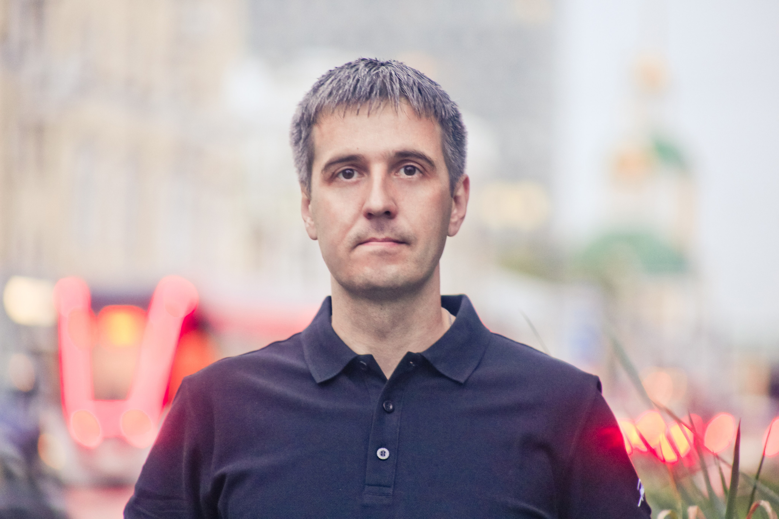 Дмитрий в городе. Фотограф Пермь. Фотосессия в фотостудии Перми и на свежем воздухе