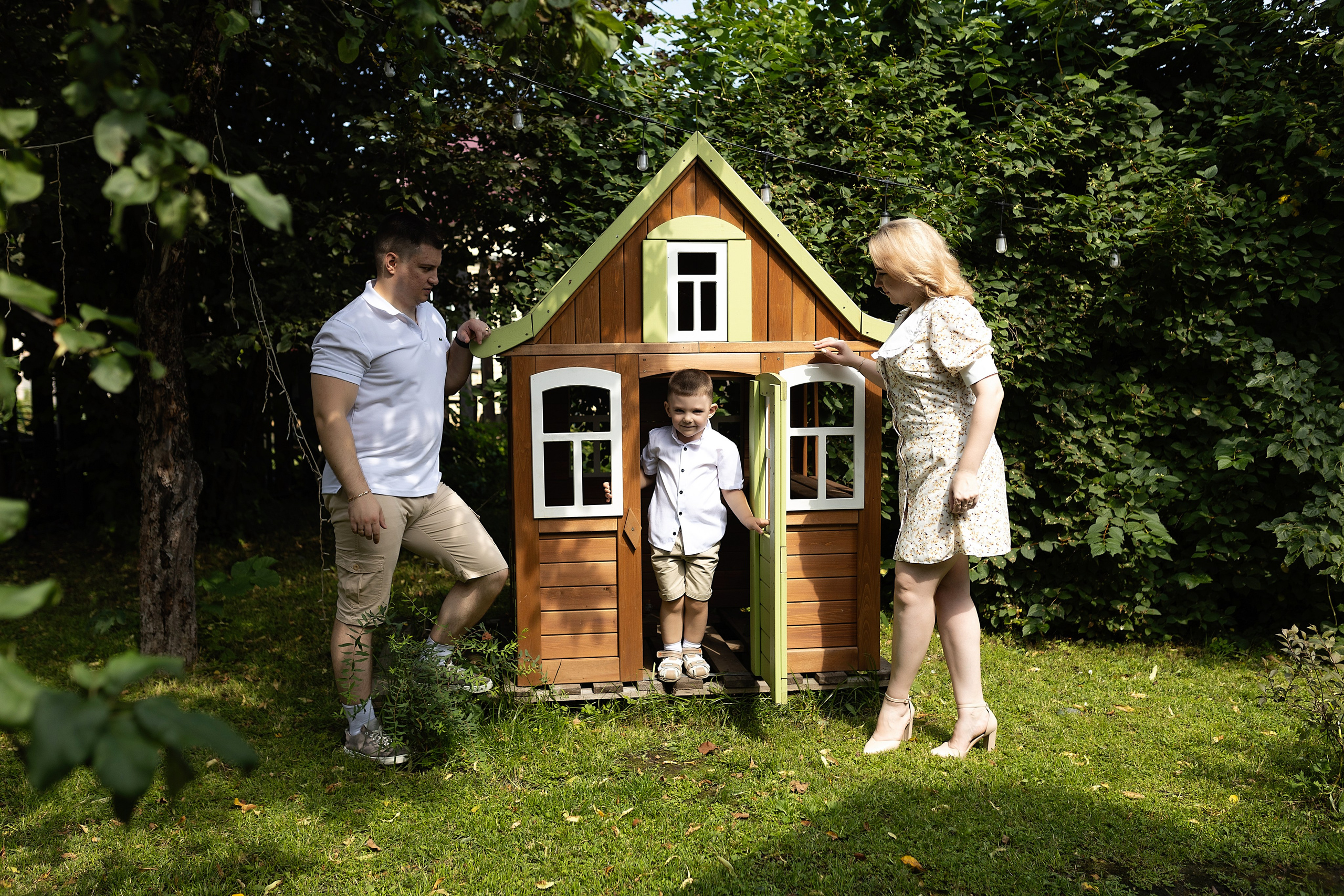 Семейная фотосессия на фотодаче в Купавне. Фотограф в Железнодорожном и Балашихе