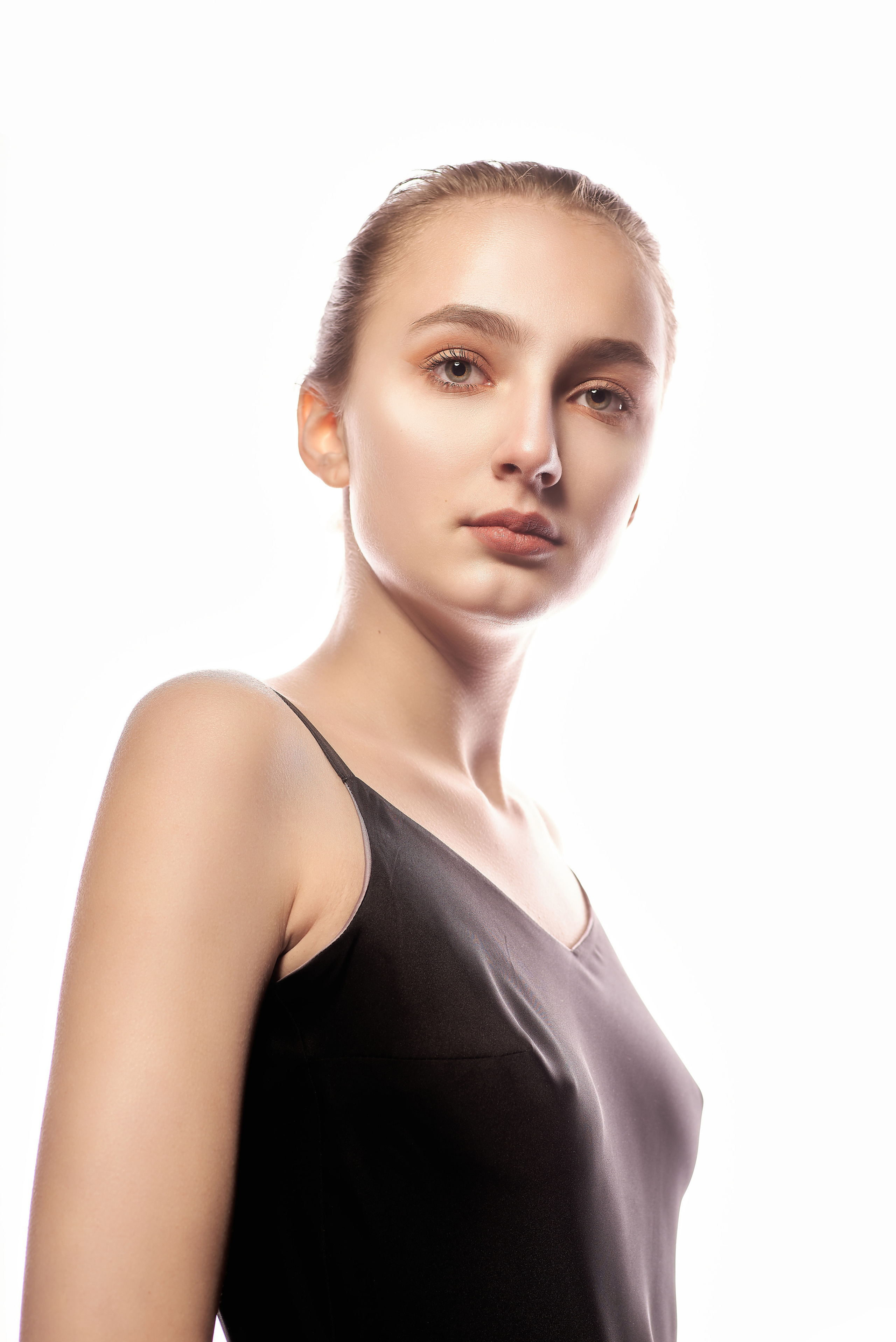 YANA. Студийный, семейный, свадебный, фэшн и ню фотограф в Астрахани, производство выпускных альбомов. Руслан Кондрашин