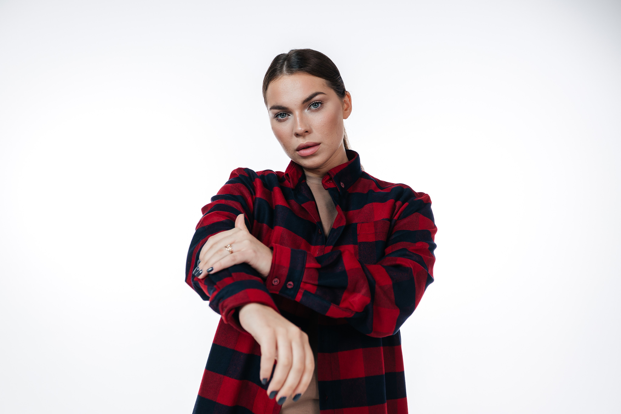 Фотосессия для маркетплейсов OZON, WB, Мегамаркет. Модельное агентство. Александр Оношкин. Свадебный фотограф в Екатеринбурге