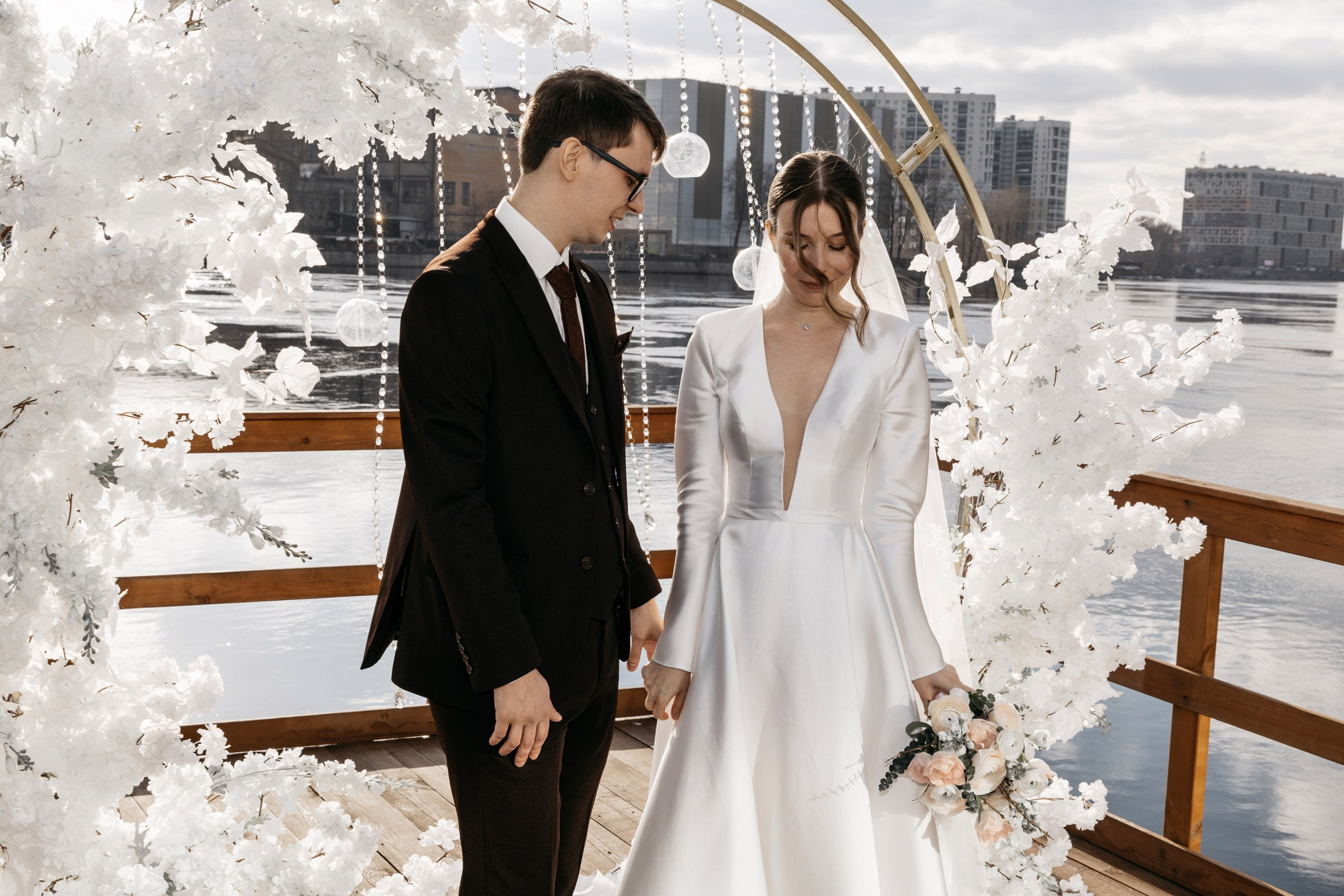 Свадебная фотосессия банкета. Свадебный и Семейный Фотограф в Гатчине и Санкт-Петербурге Виктория