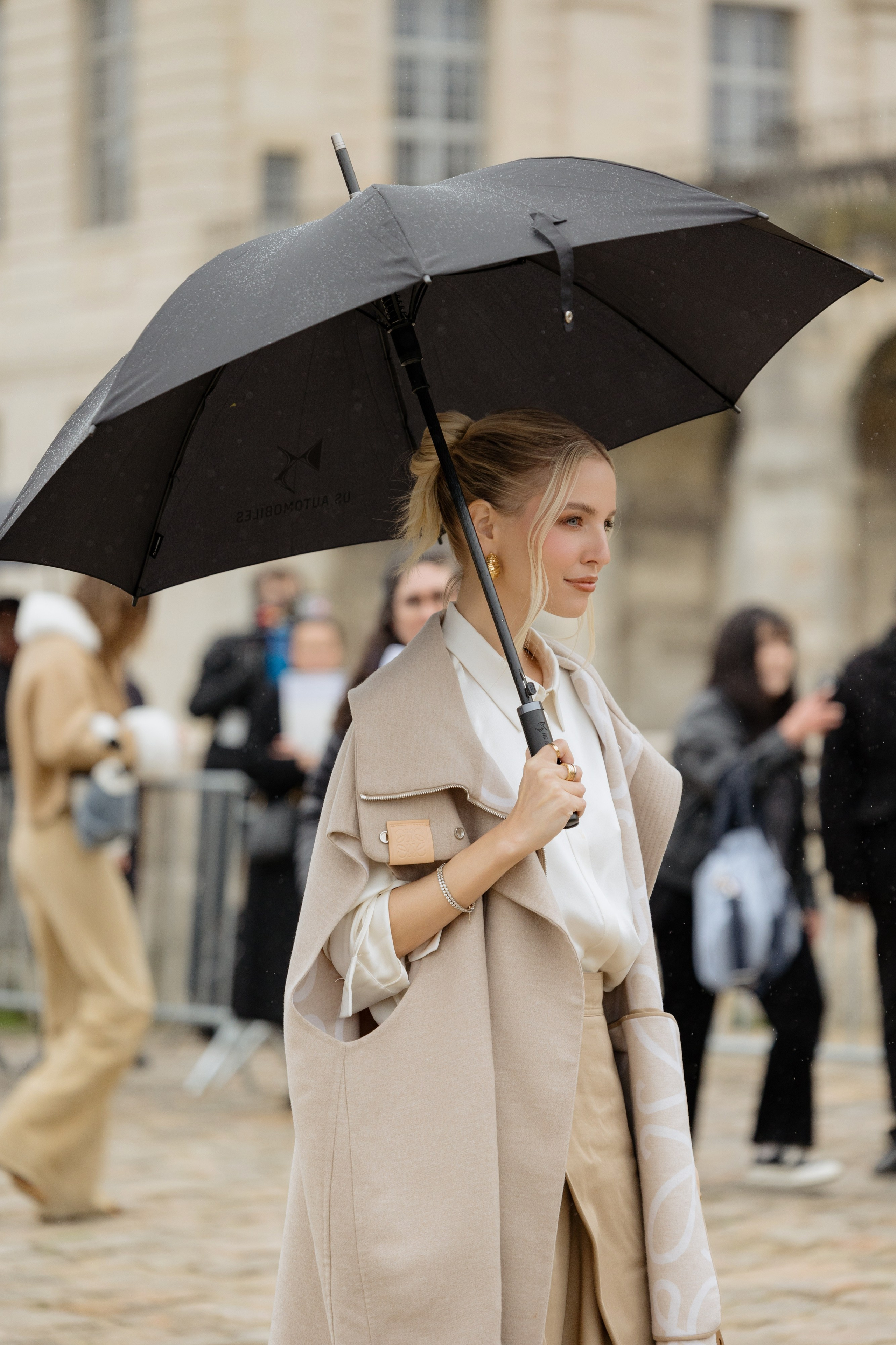LOEWE PFW WOMENSWEAR FALL-WINTER 24/25. Photographer in Milan Ivan Goncharov