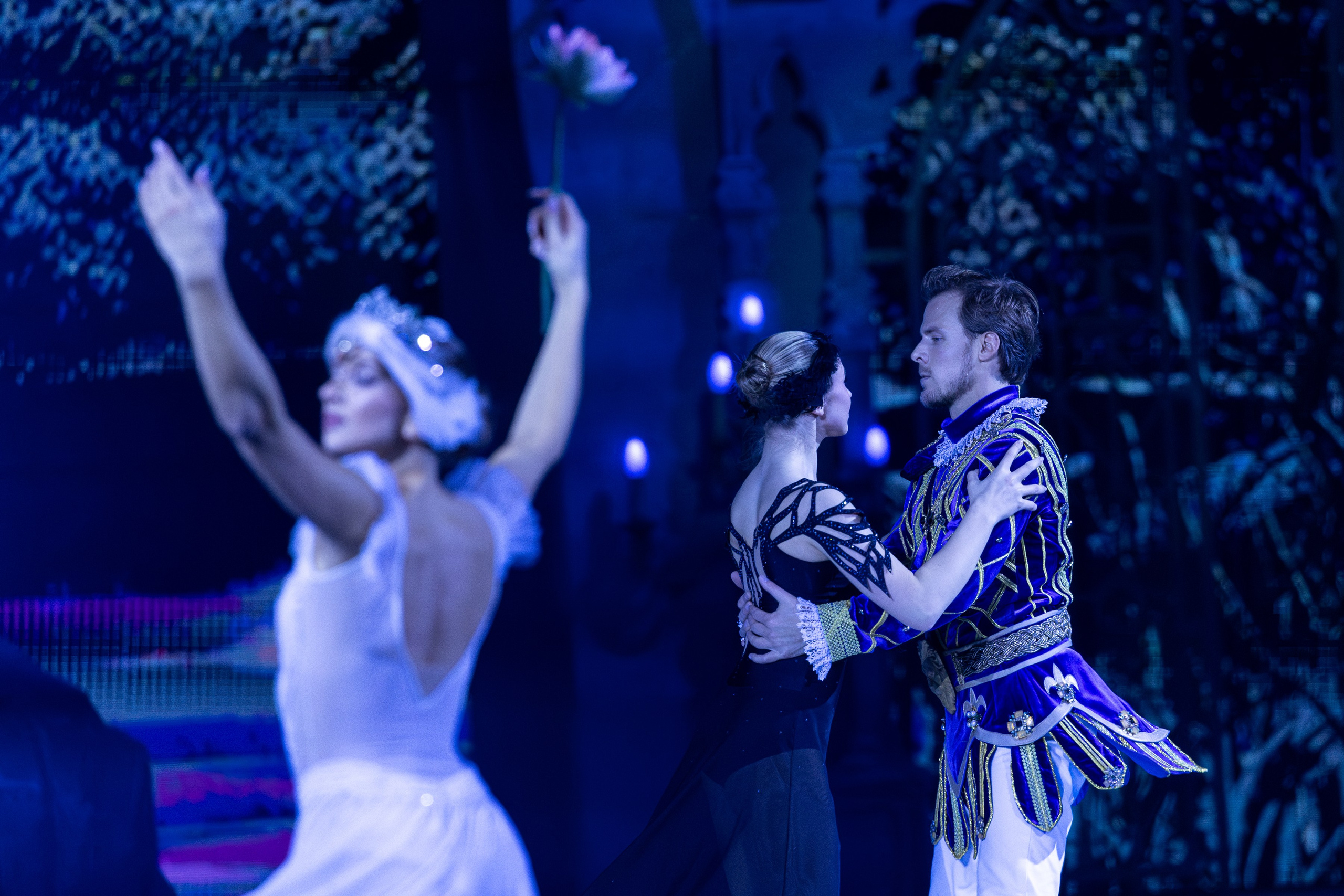 ЛЕБЕДИНОЕ ОЗЕРО