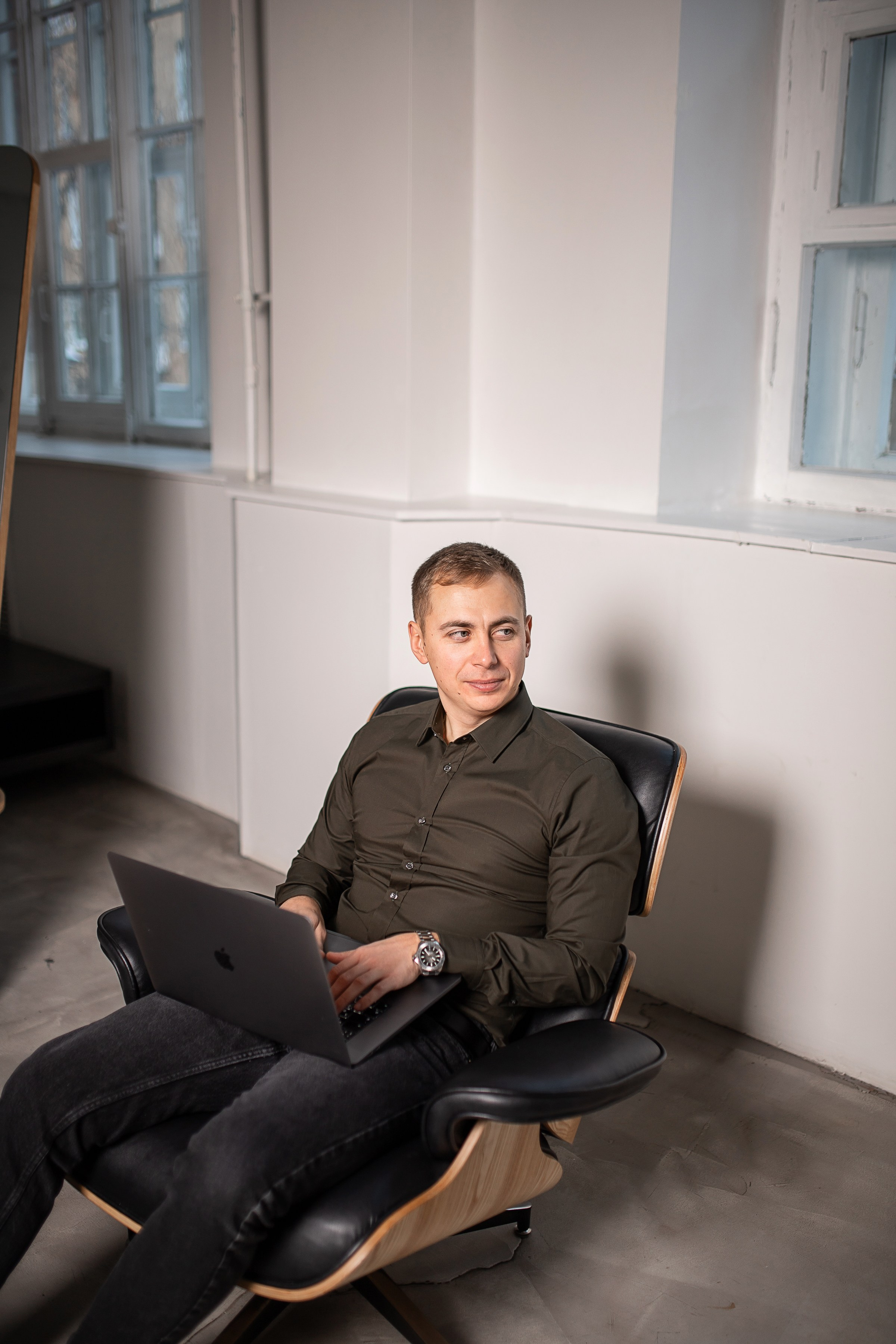 Ян строитель. Фотограф Санкт-Петербург Раднаева Юлия