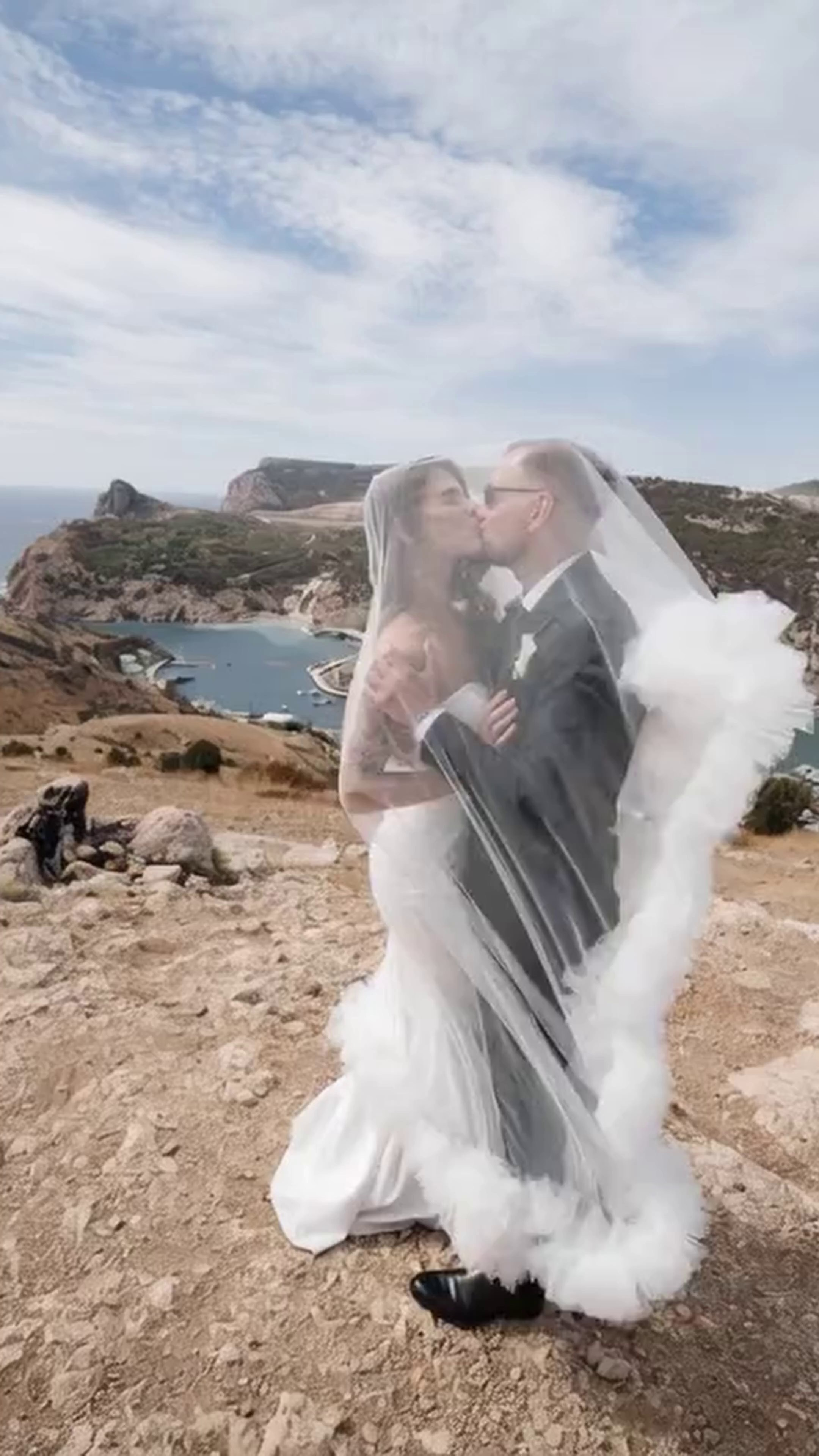 Видео. Профессиональная фотосъемка в Крыму. Натуральные эмоции и живые кадры. Забронируйте дату прямо сейчас!