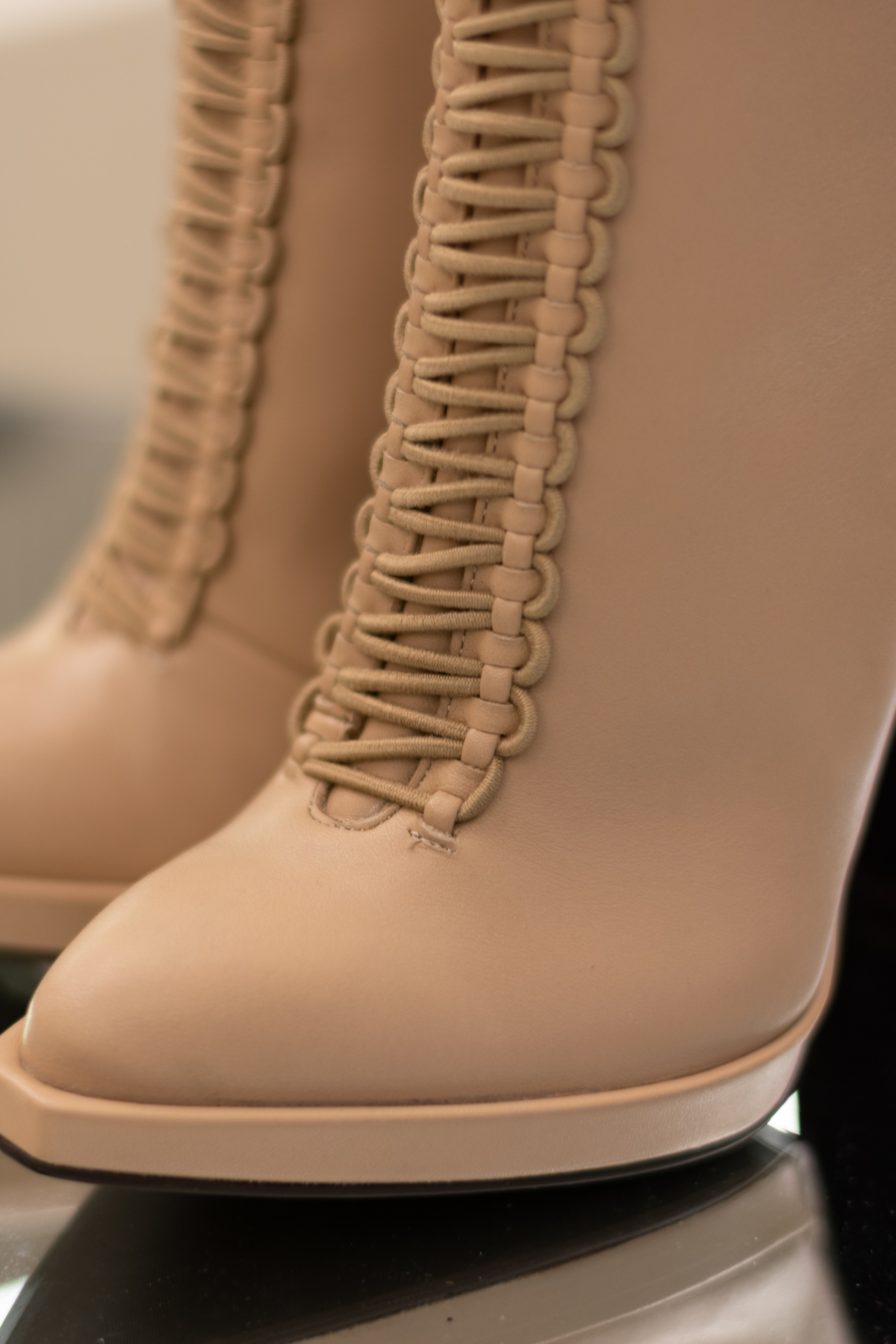 Для организаций. Предметная фотосессия для обувного магазина Capsula. Фотограф/видеограф Богдан Голованов