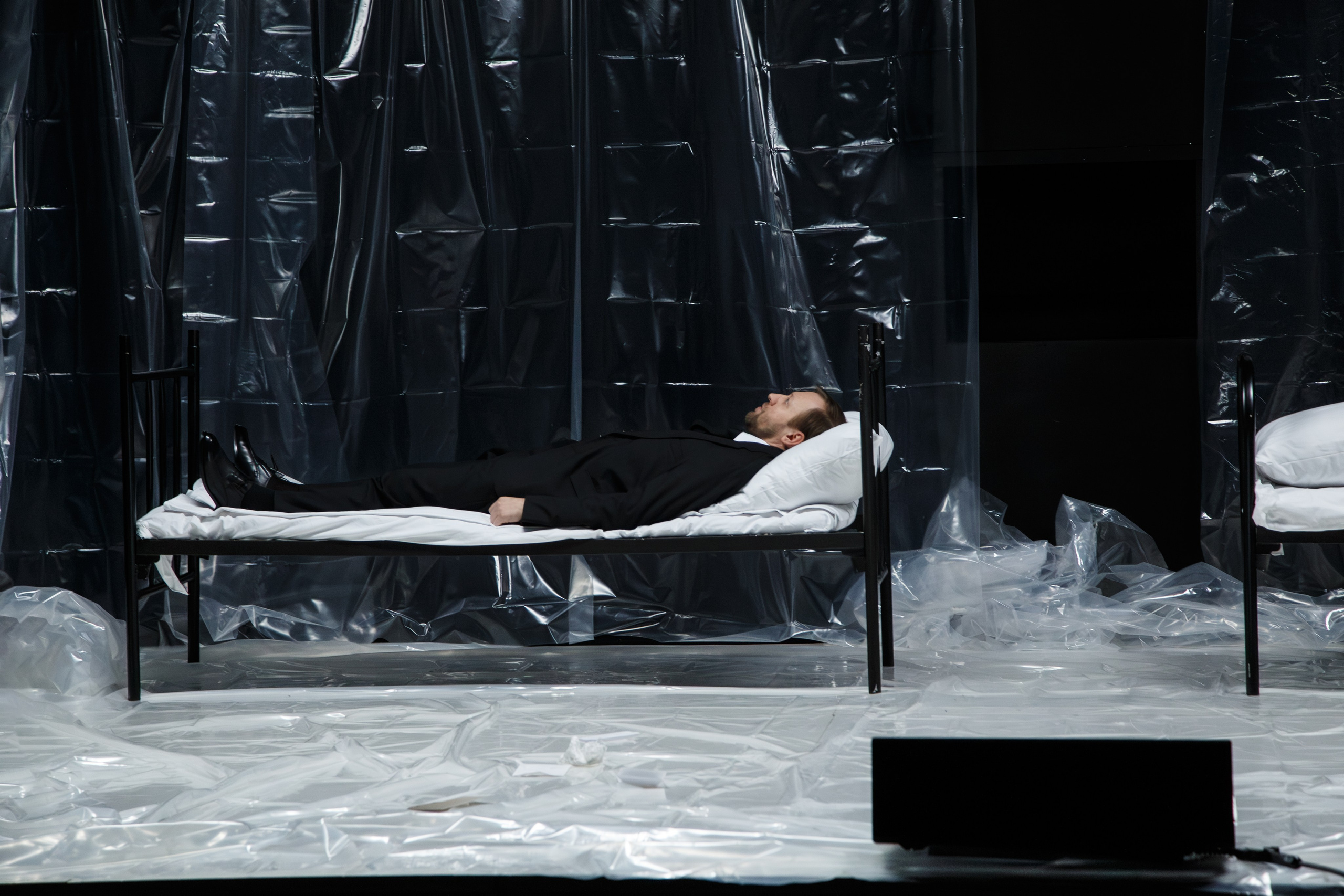 Спектакль «Немой официант» (Г.Пинтер), реж. А.Шендрик