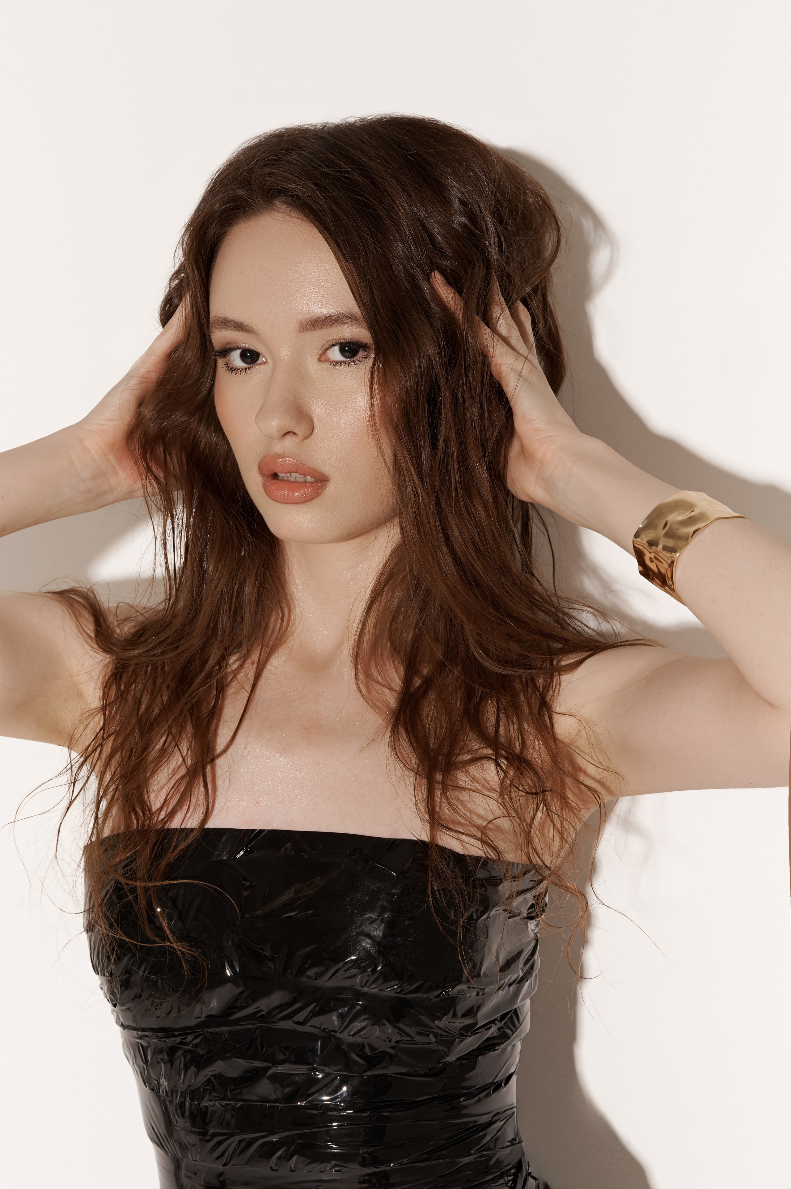 Индивидуальная женская фотосессия с искусственным светом