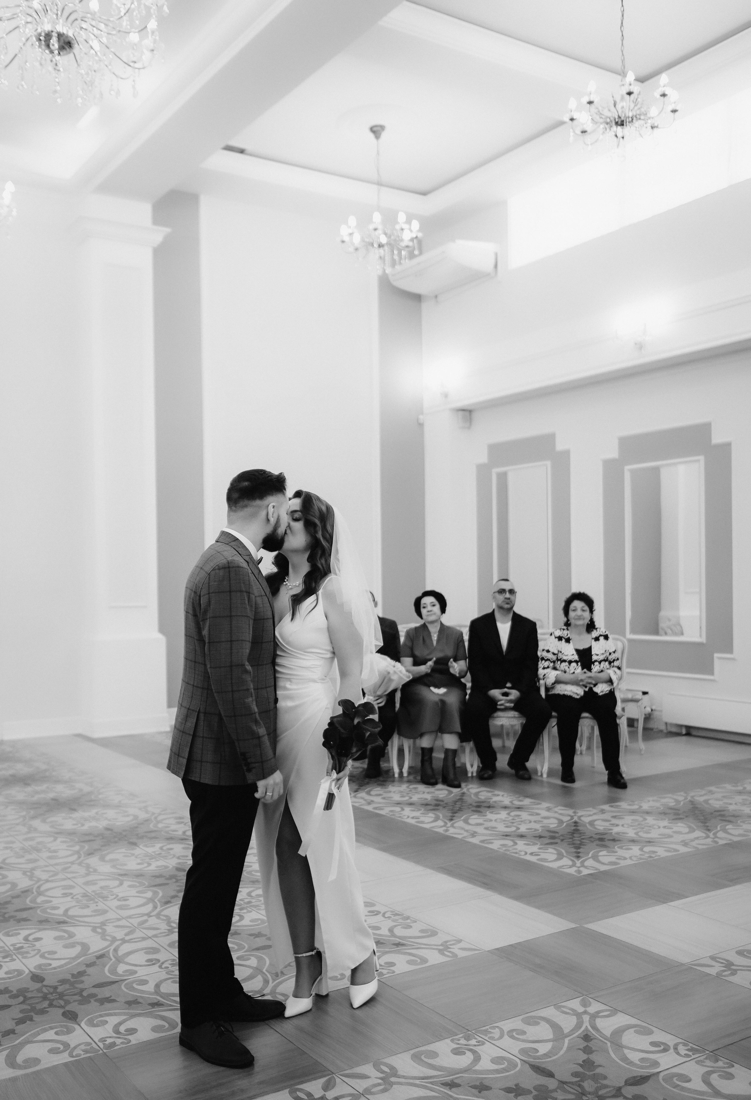 Свадебная прогулка. Анастасия и Александр. Семейный и свадебный фотограф в Санкт-Петербурге Яна