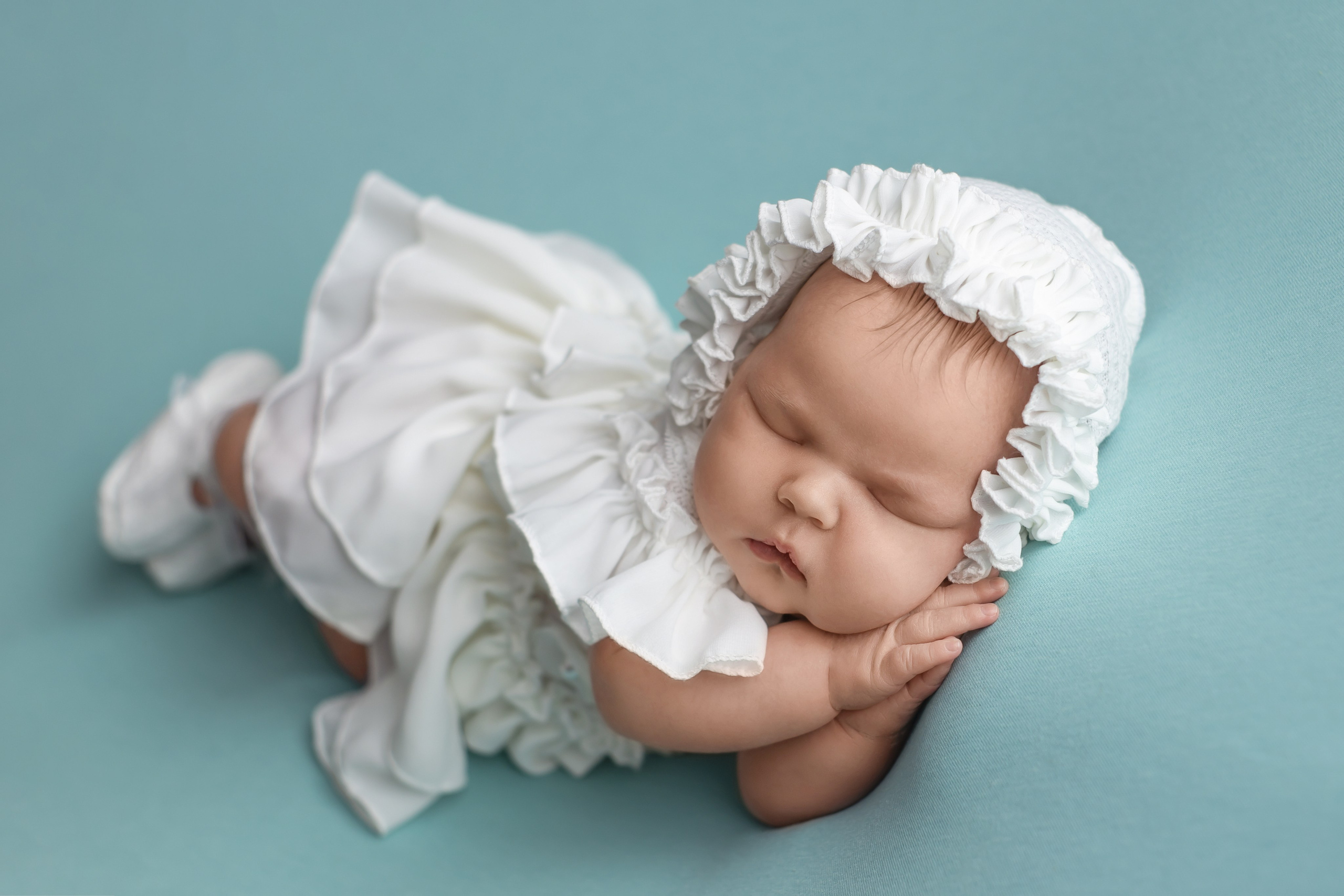 Новорождённые. Оля Март. Фотограф новорождённых город Лида. Фотограф на годик в Лиде