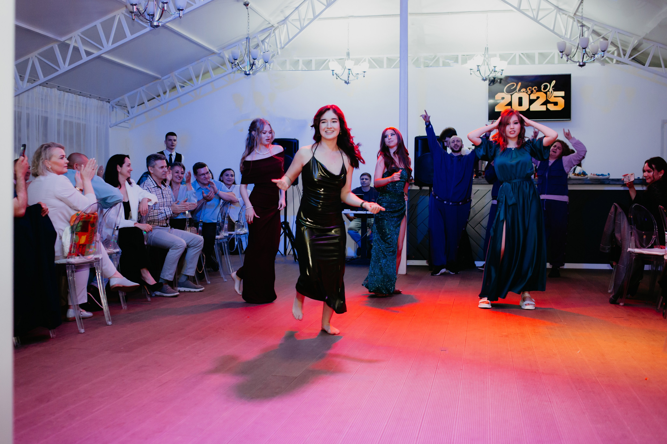 Выпускной 2025 (41 школа) 11 класс. Фотограф в Челябинске Ополихина Анна