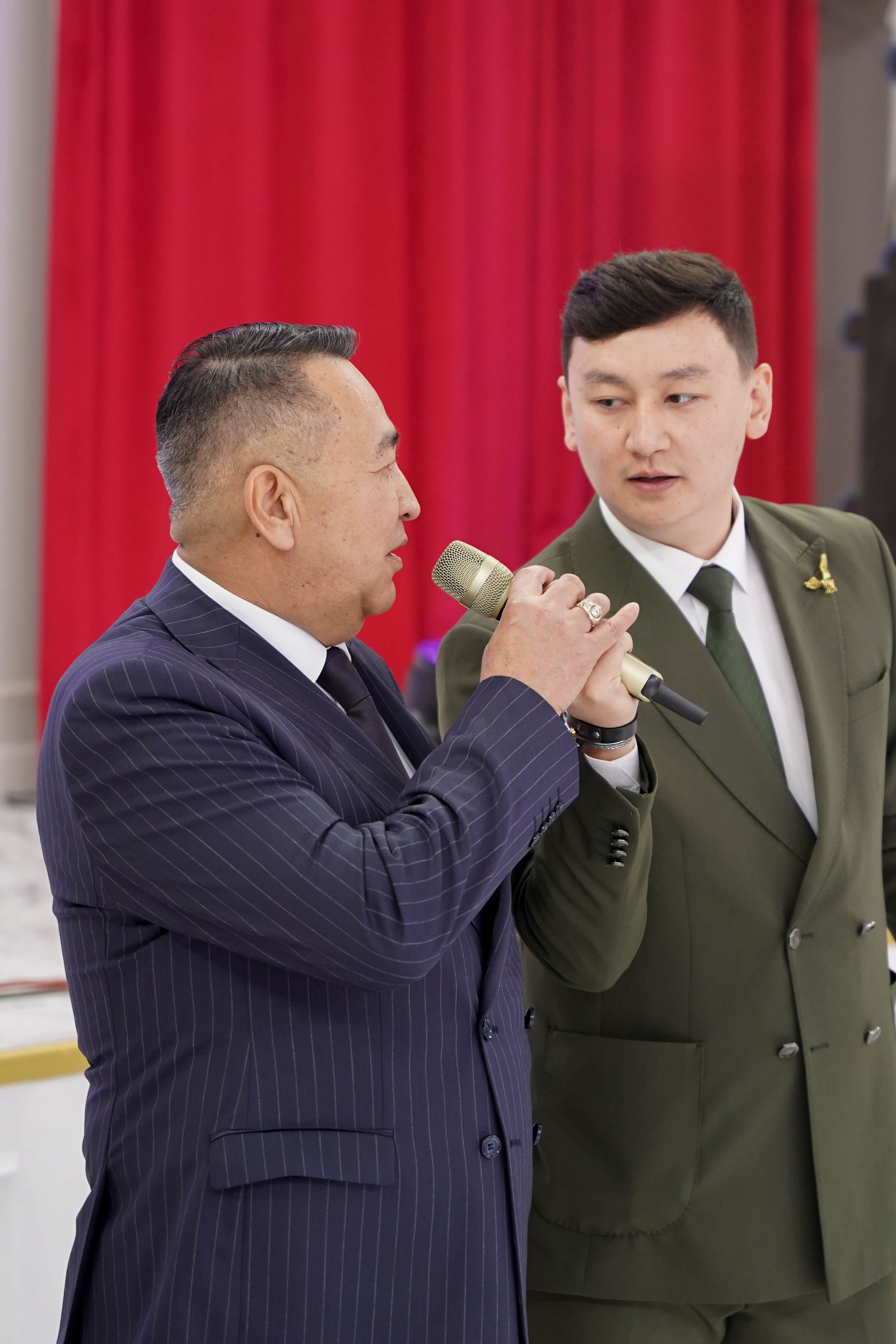 Dana uzatu. Фотограф Ернар Ержанов