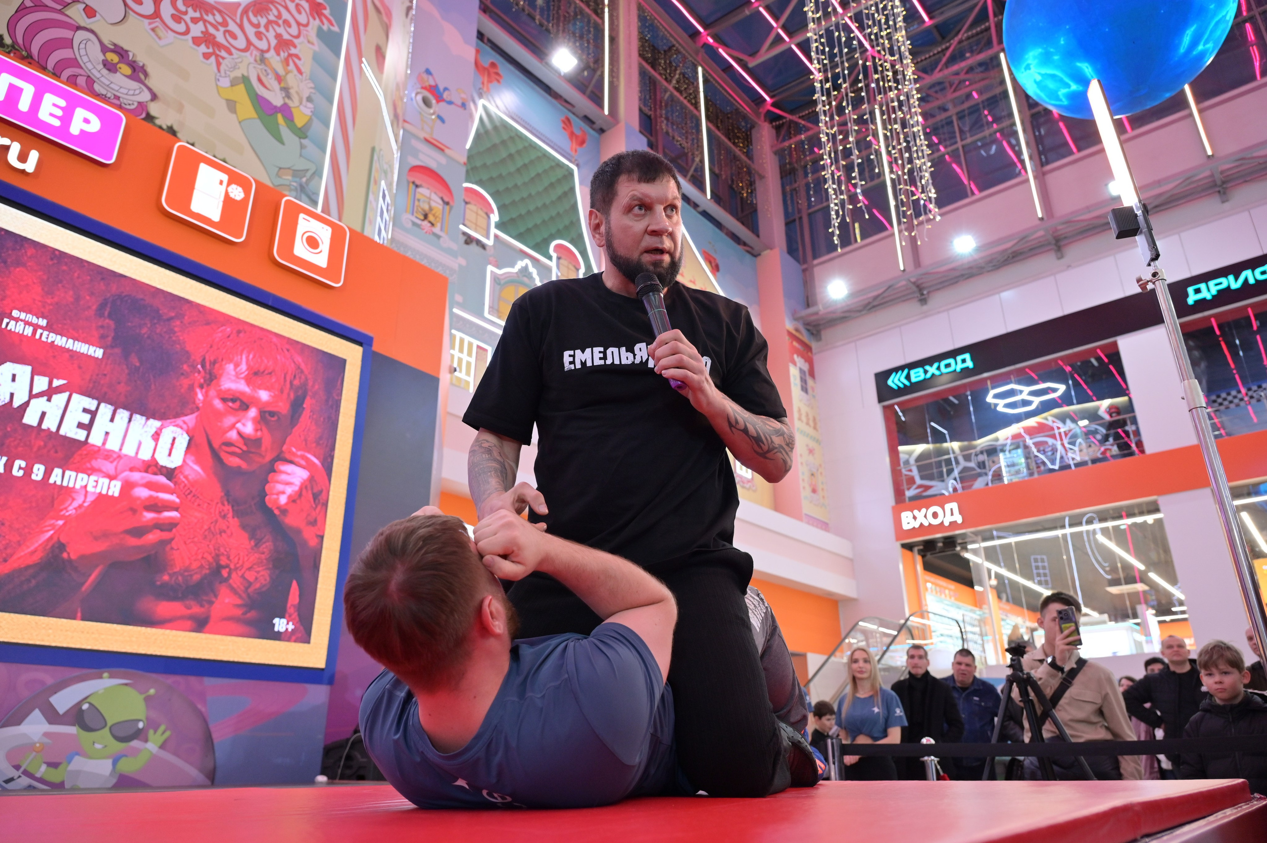 Репортажная съемка в Краснодаре на премьерном показе фильма с «Квартетом И». Репортажный фотограф в Краснодаре Валентина Пащенко