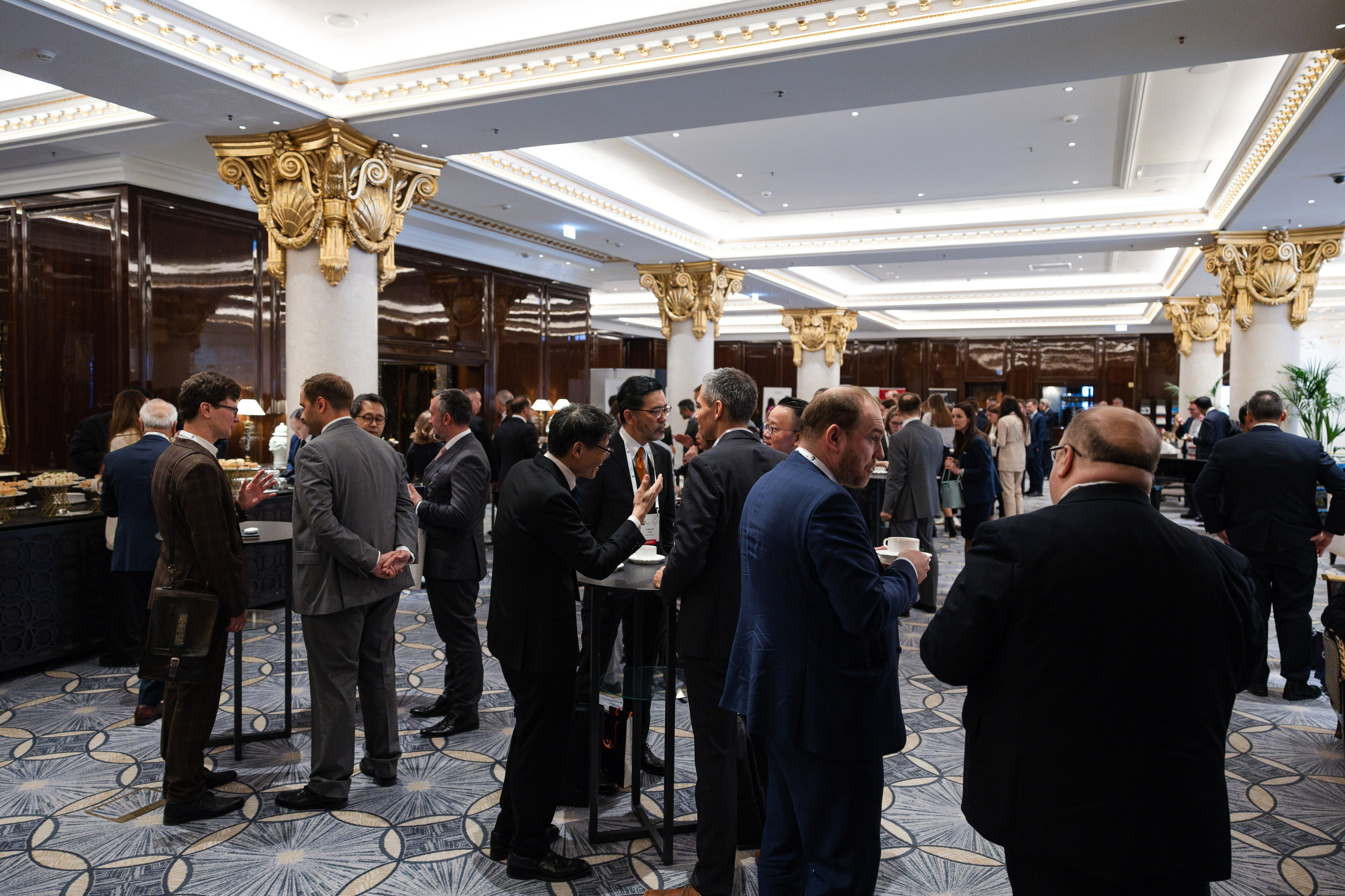 RIAC 2025. Свадебный репортажный фотограф в Москве