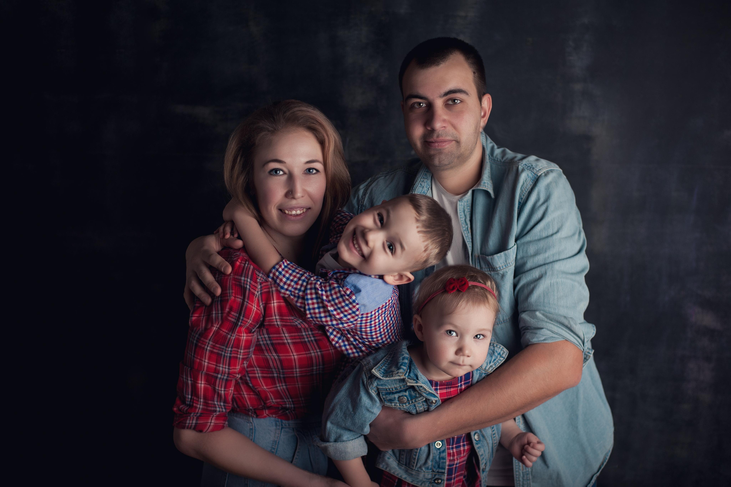 Семья. Фотограф новорождённых в Москве и Московской области