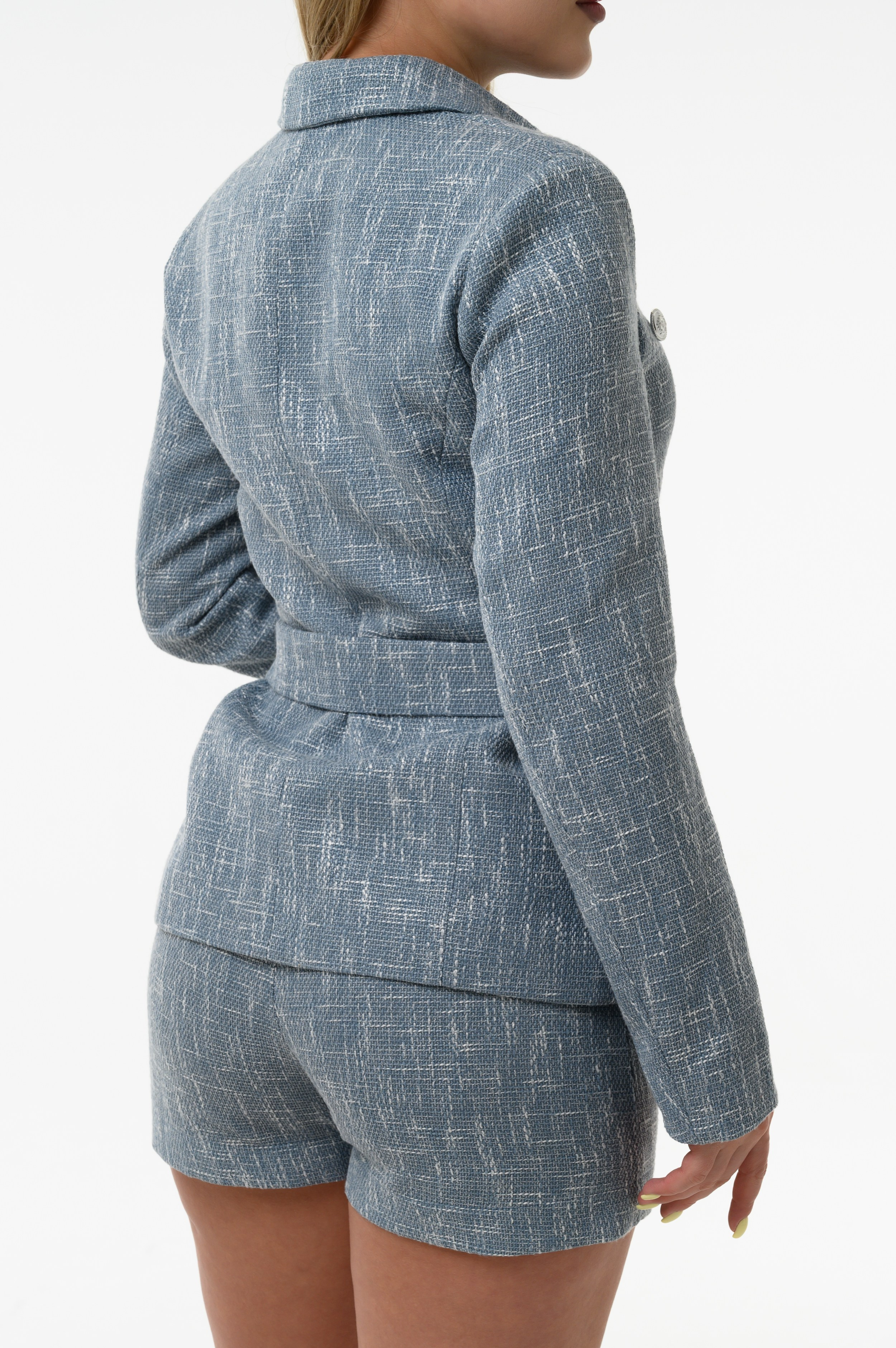 Фотосессия женских костюмов на модели в фотостудии Казани