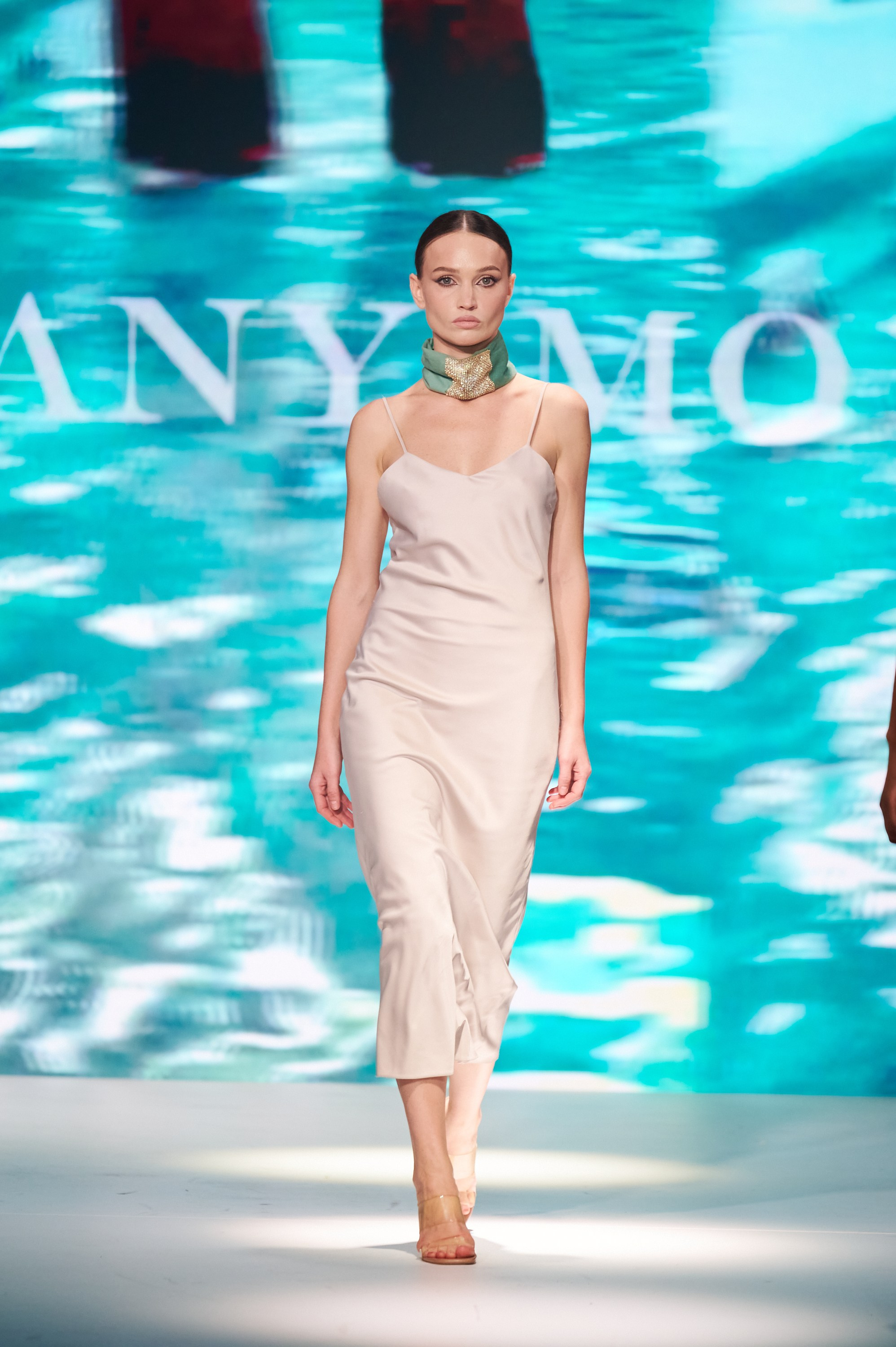 VSHOW_fashion показ. Коммерческий фотограф в Казани Ксения Добролюбова