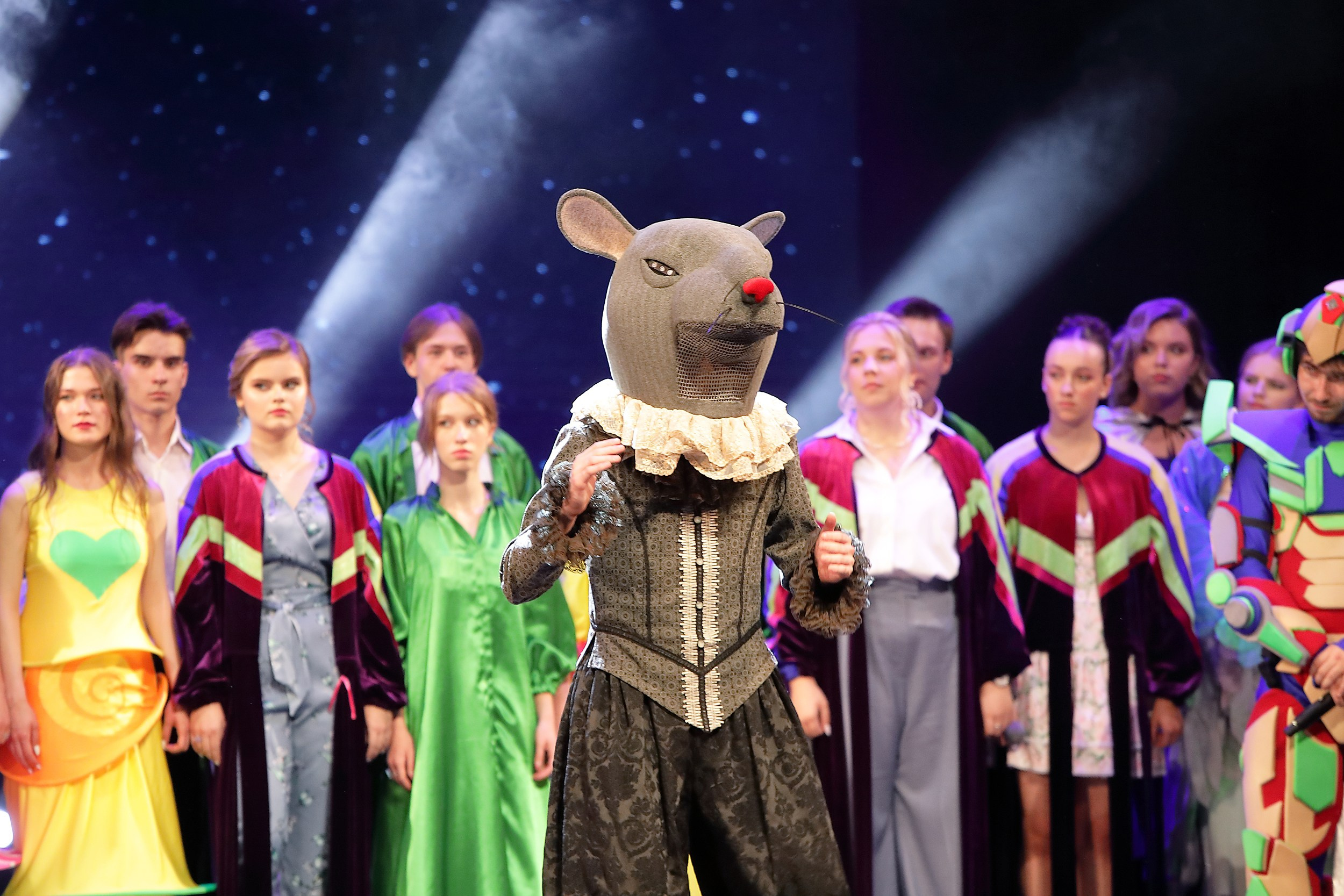 Выпускной Гимназия № 9 ДК УРАЛ. Свадебный и семейный фотограф и видеограф в Екатеринбурге Полянские Тимур и Анастасия