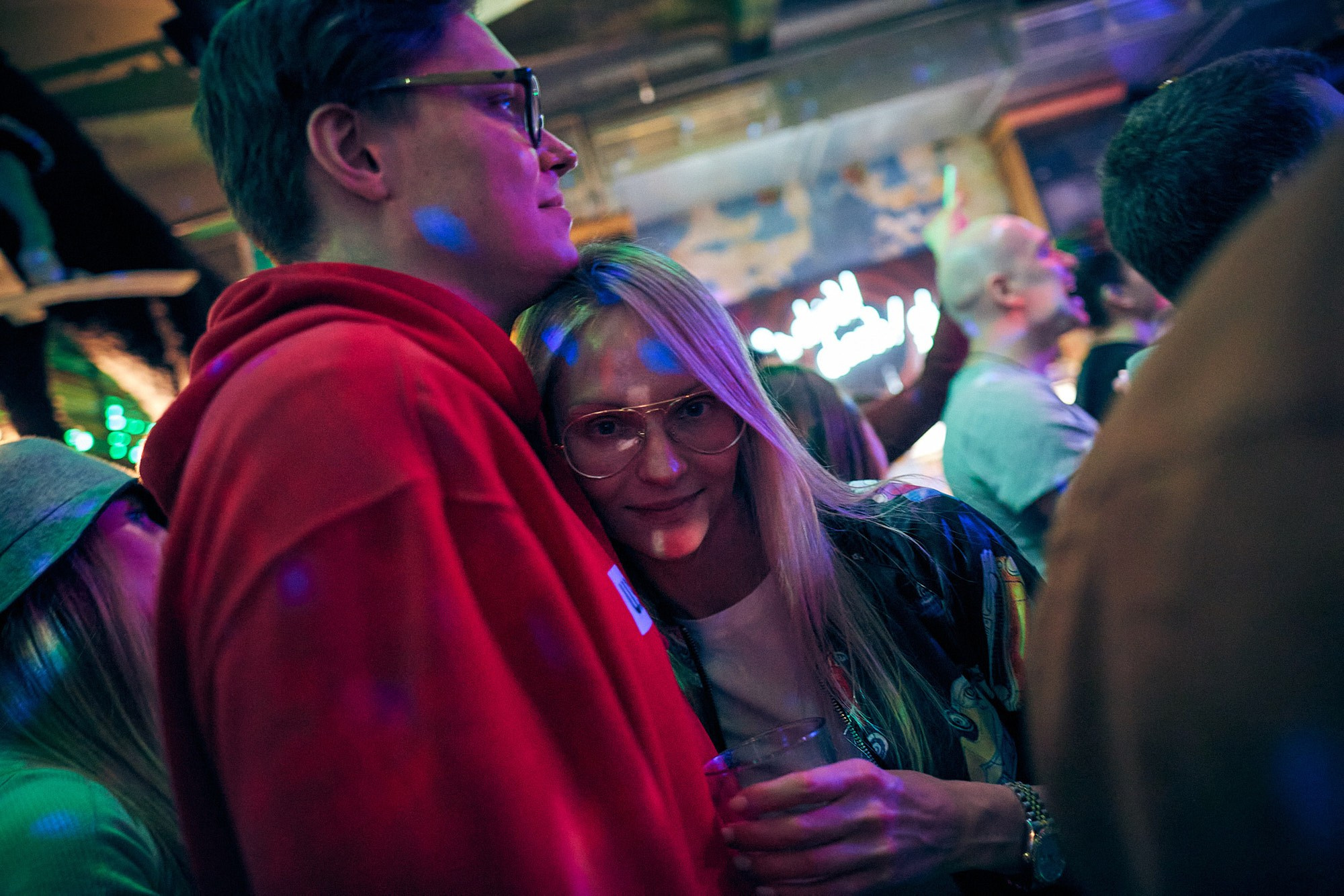 Фотограф на концерте группы «Мальчишник» — репортажная съёмка в баре. Репортажный фотограф в Москве — Дмитрий Тарасов | Съёмка мероприятий, концертов, корпоративов