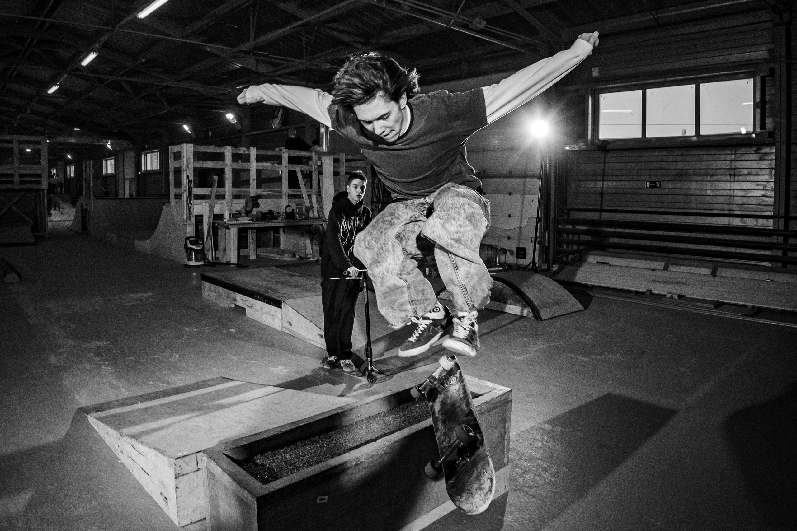 ДНК Скейт-Парк Кемерово Прыжок трюк черно-белай фотография скейтера