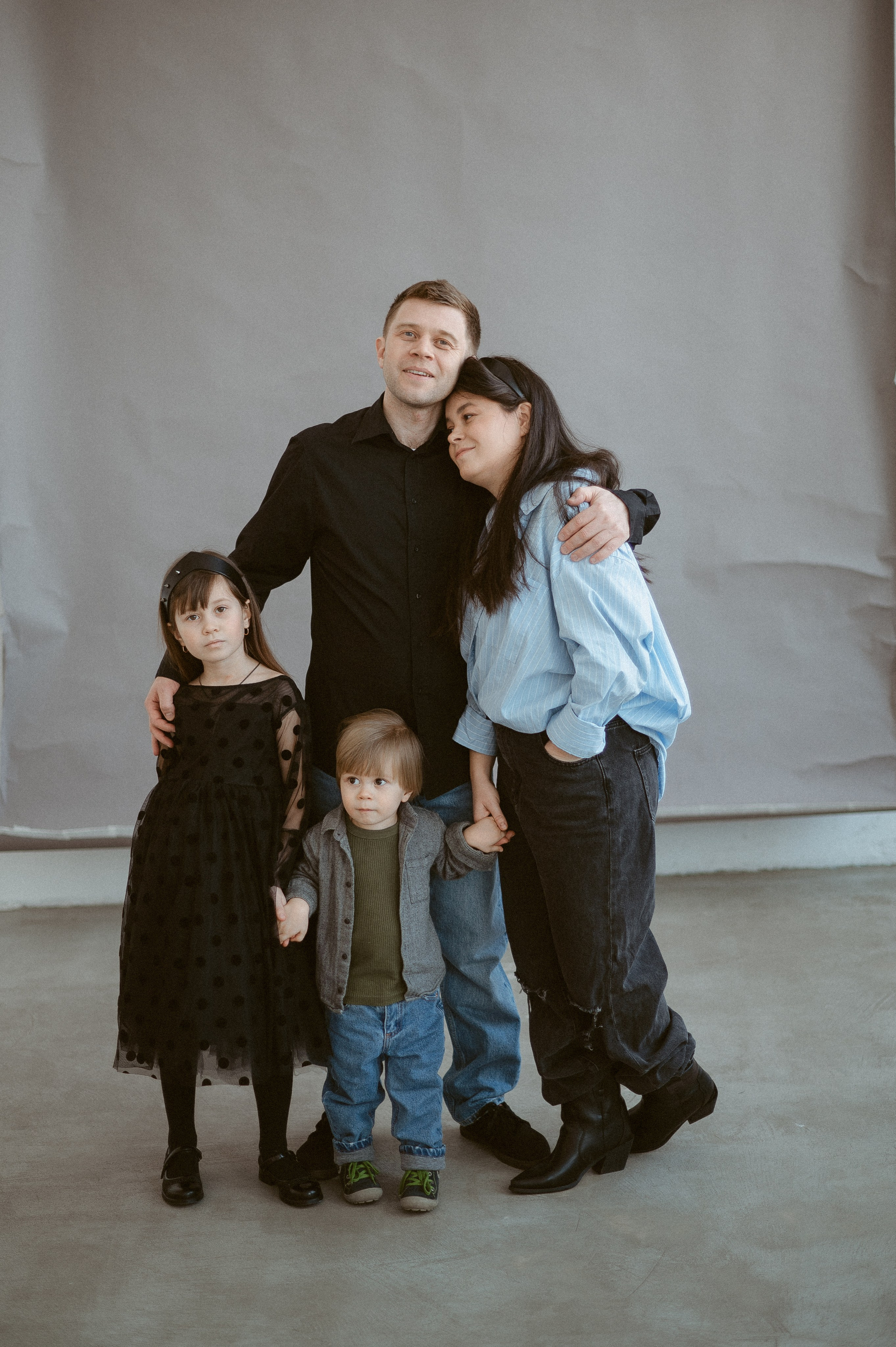 Семейная фотосессия в студии. Свадебный фотограф в Ярославле Денис Медоваров