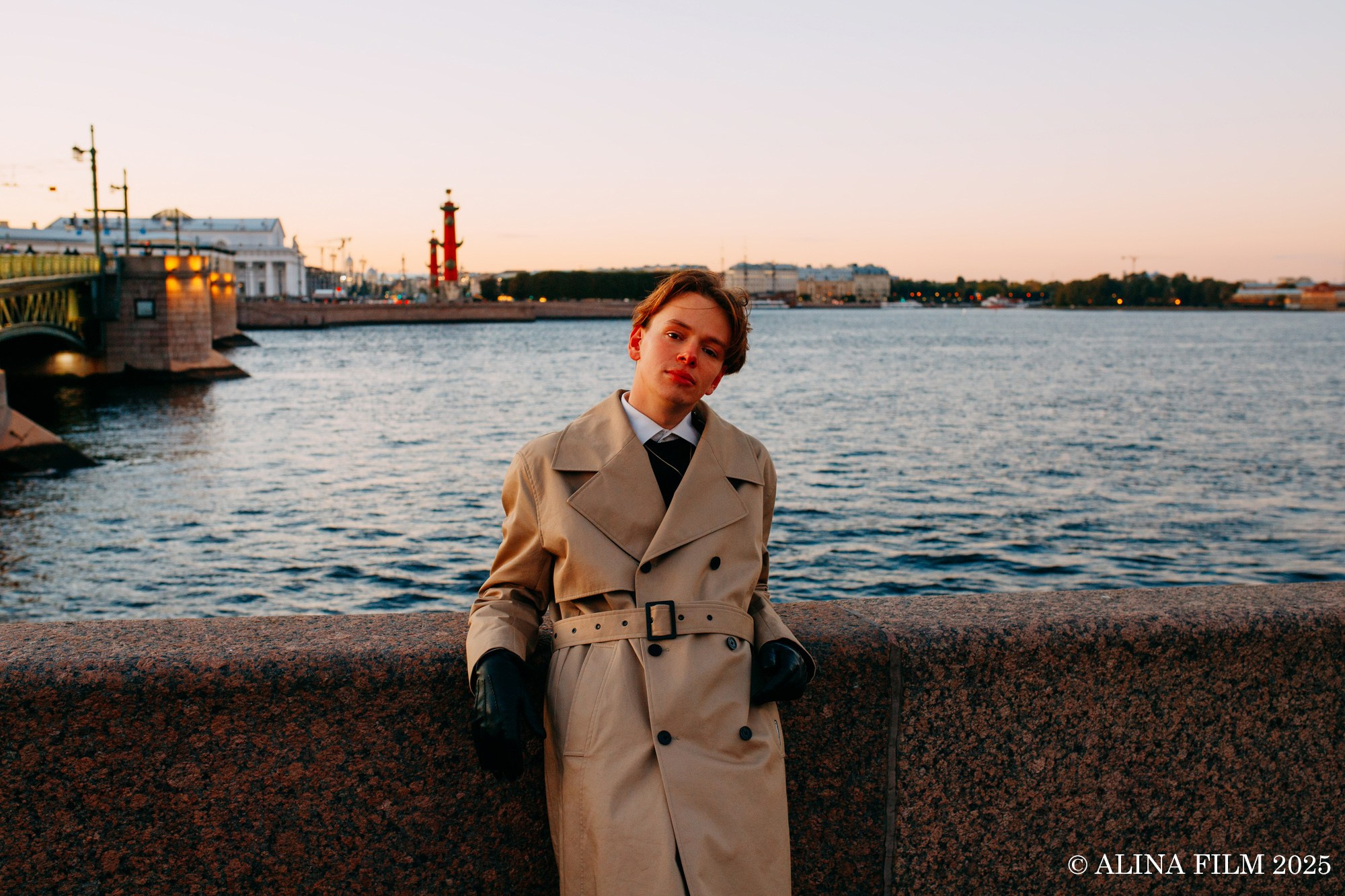 Фотопрогулка на Дворцовой набережной. Фотограф в Санкт-Петербурге Alina Film