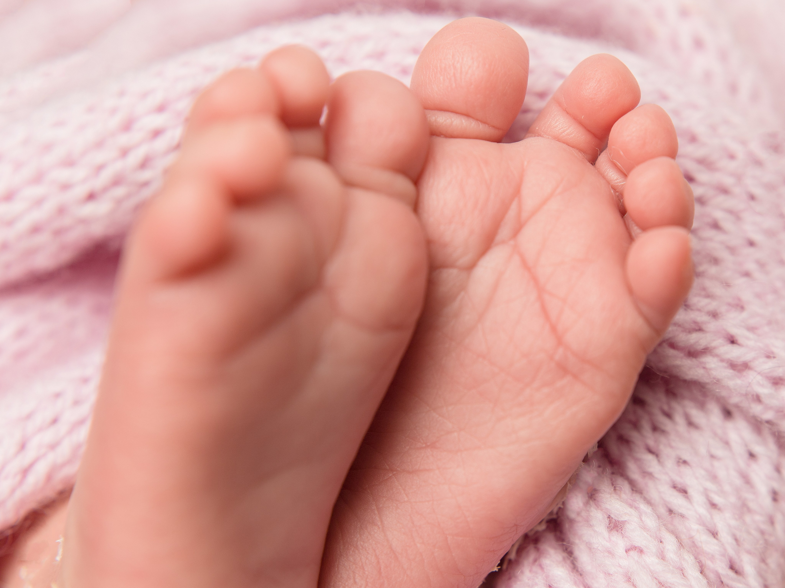 Новорожденные. Фотограф новорожденных Омск —со всем необходимым к вам домой