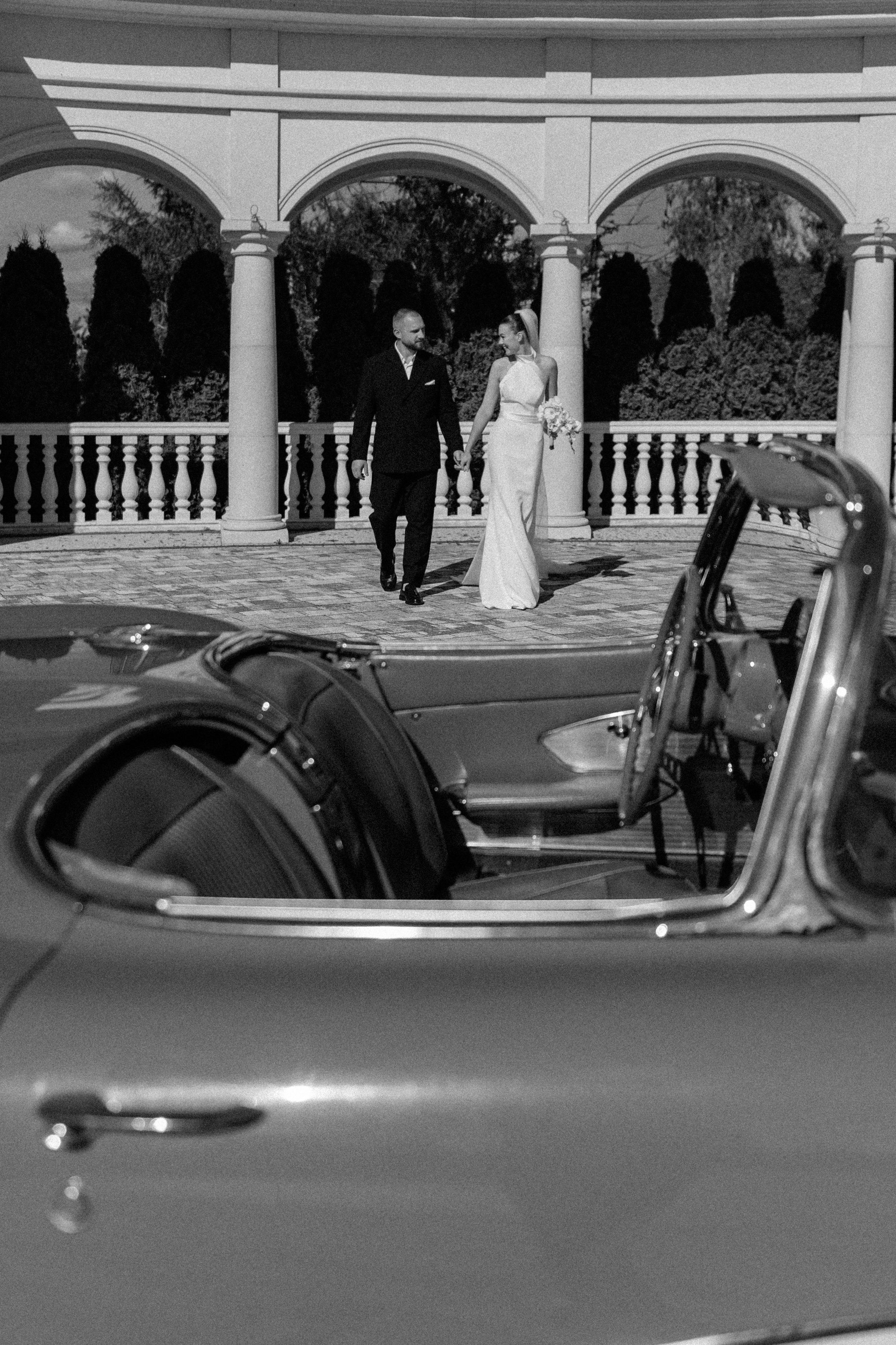Wedding day in VERSAL PARK. Wedding PHOTOGRAPHER Andrew Vnukov
