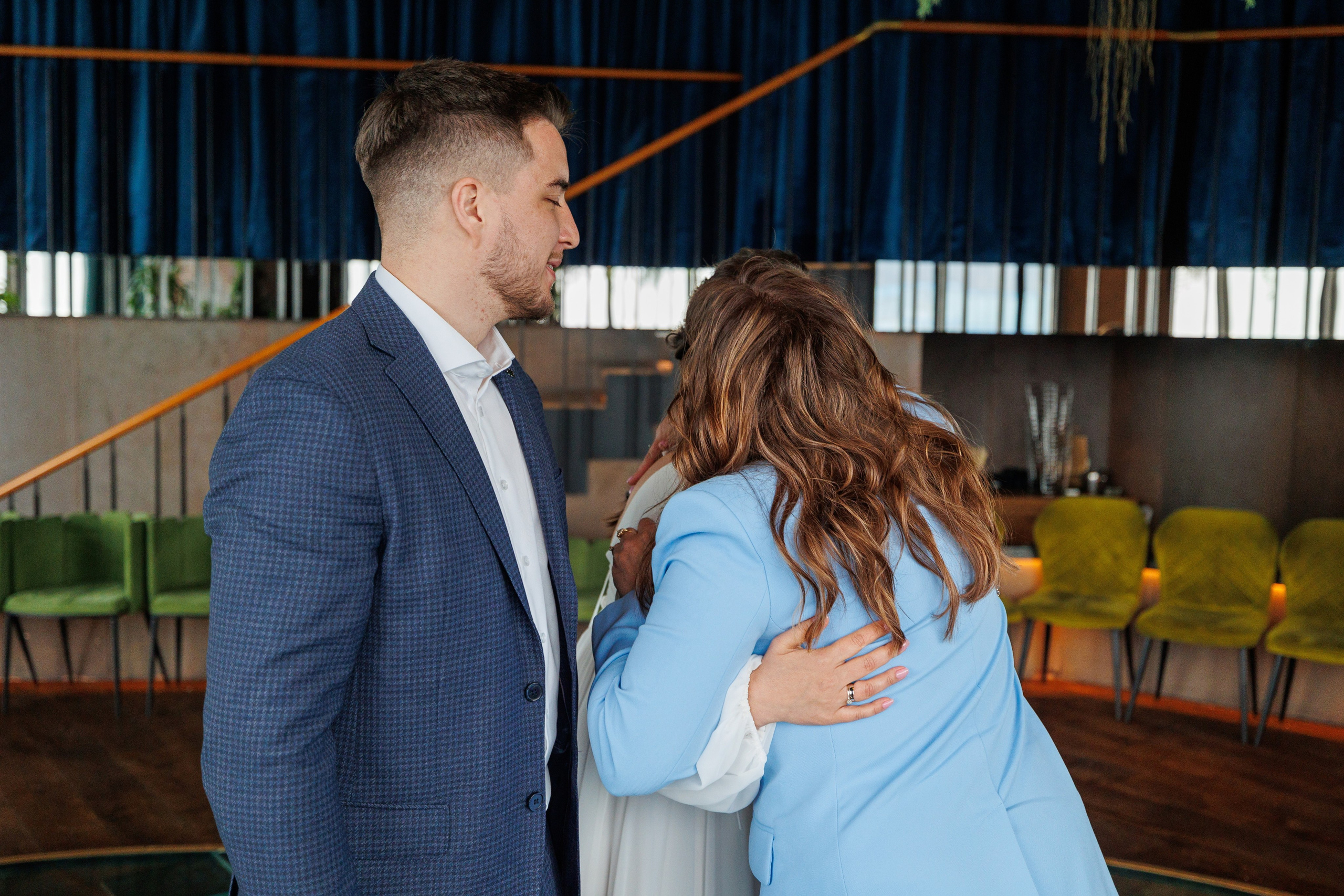 Фотограф на регистрацию в ЗАГС Москва Сити Birds Башня ОКО. Примеры фото, отзывы молодоженов и заявка на регистрацию через официальный сайт.