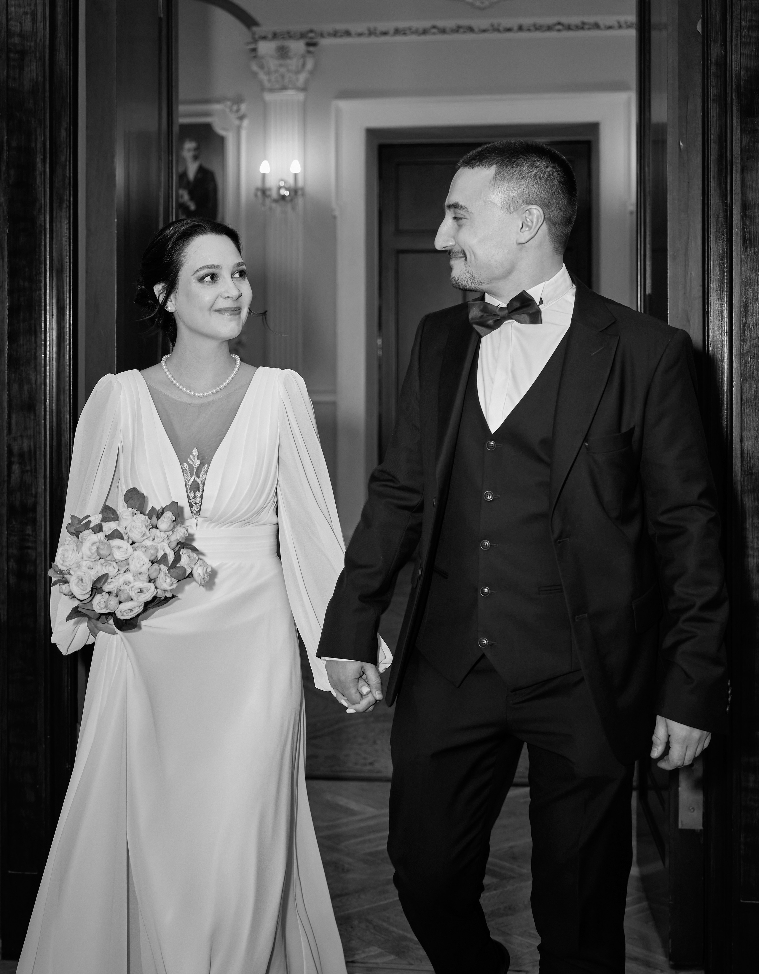 Свадебная фотосессия в студии и регистрация брака в Грибоедовском ЗАГСе