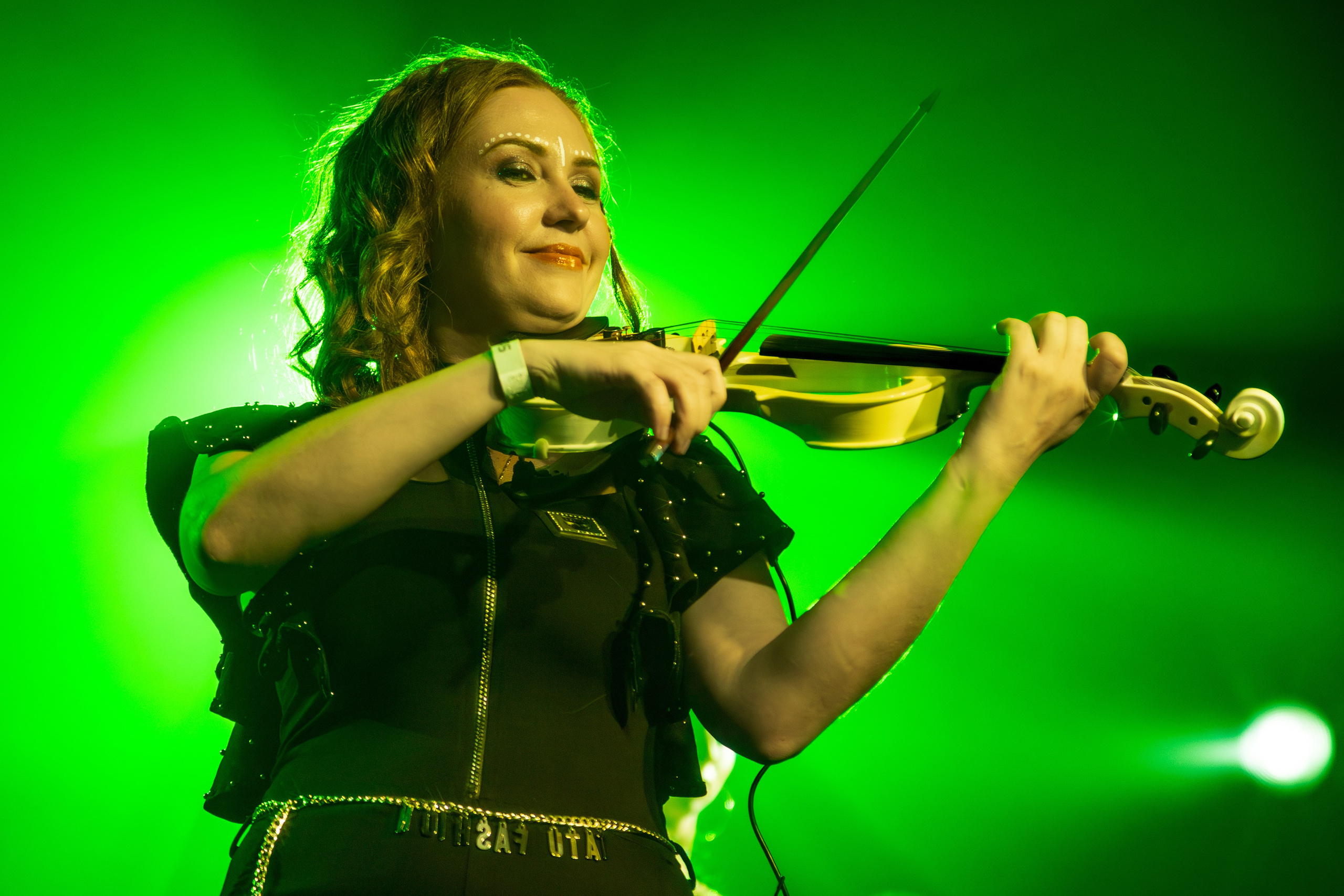 System Reality: Glow! в клубе Фабрика, Екатеринбург. Репортажный фотограф Екатеринбург | Яркий, качественный репортаж | Концерты, клубы, репортаж, праздники, корпоративы