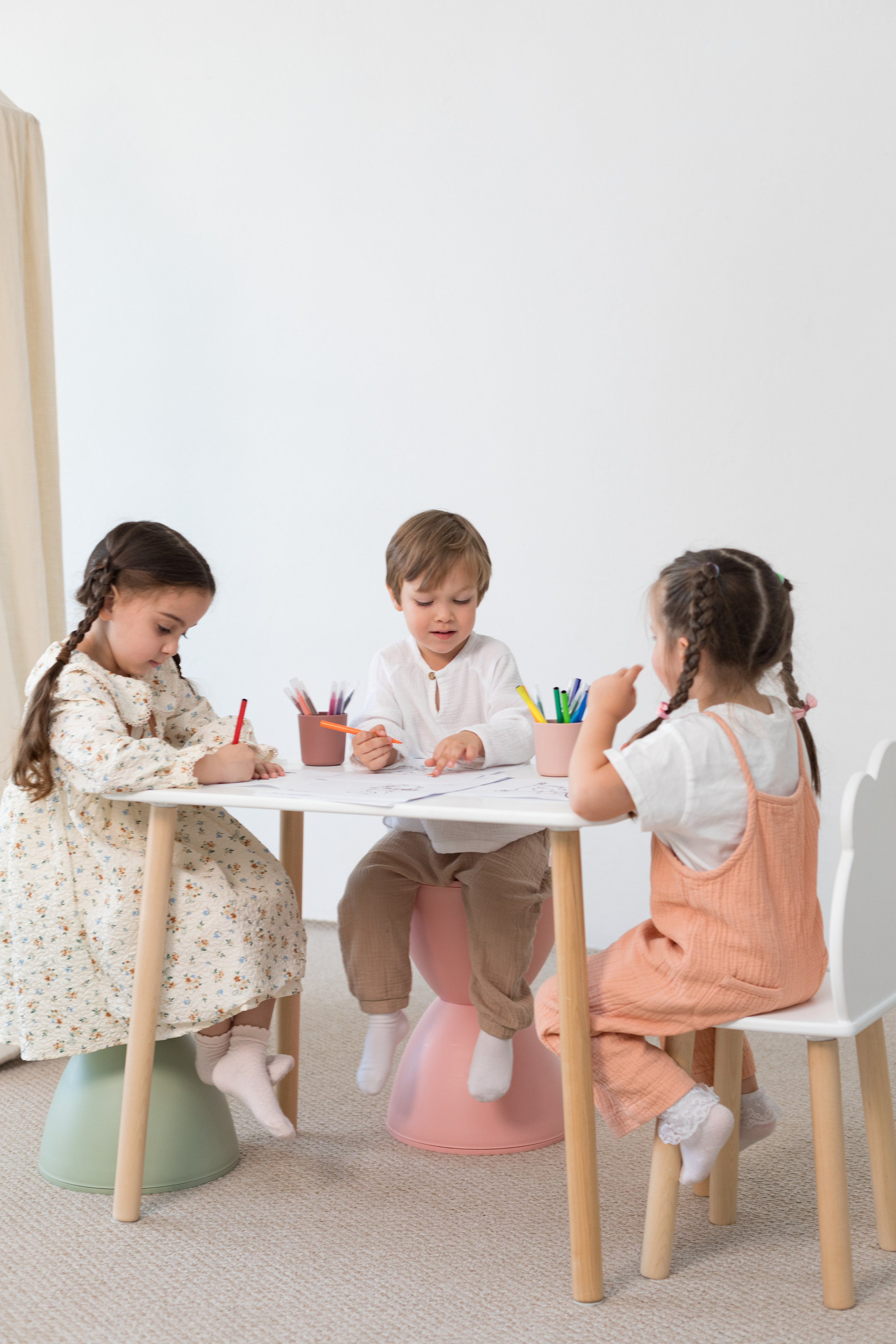 Студийная съемка контента для детского книжного издательства. Детский и контент фотограф Надя Волкова Санкт-Петербург