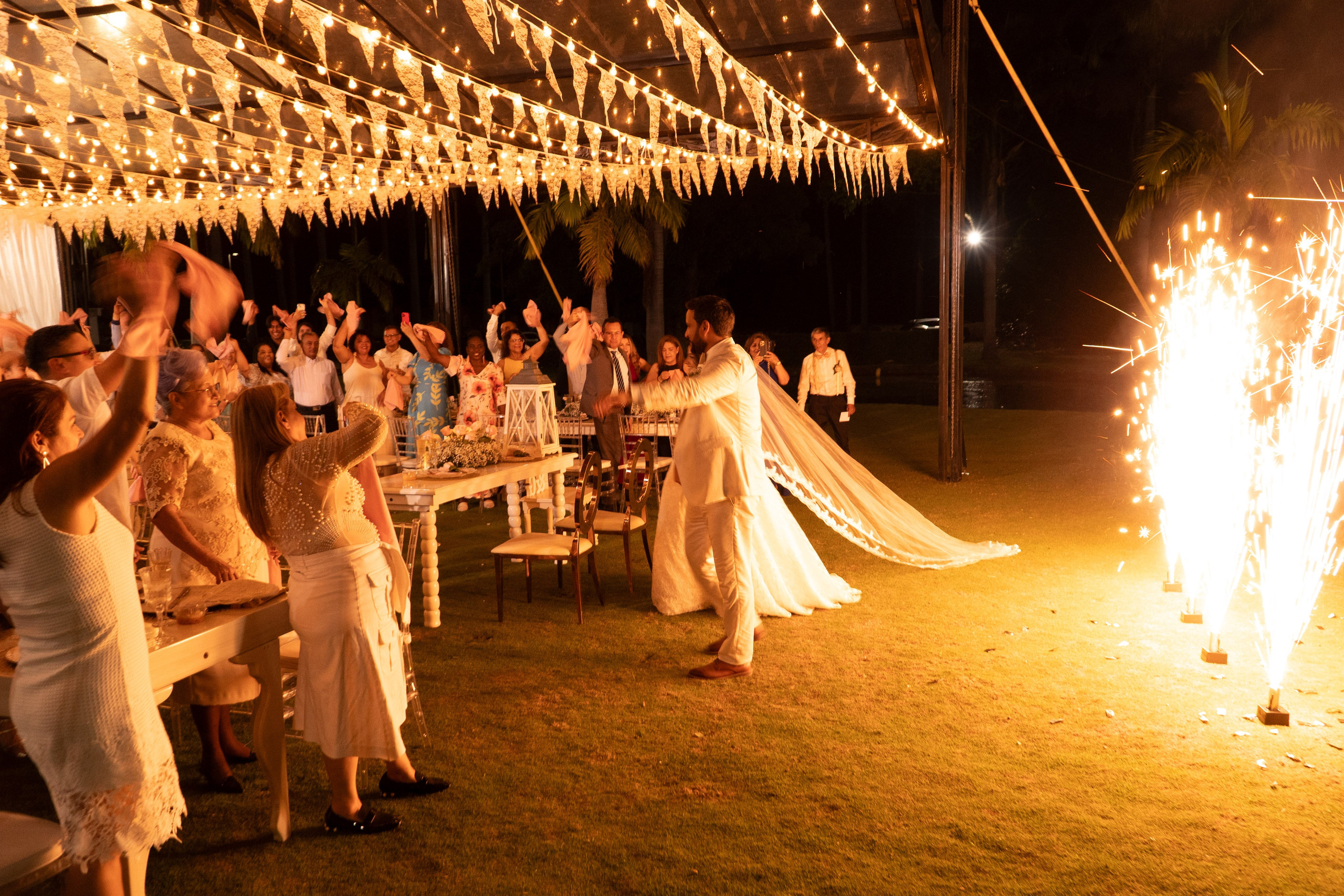 Carola & Gerson. Wedding Photographer in Barcelona and Medellin