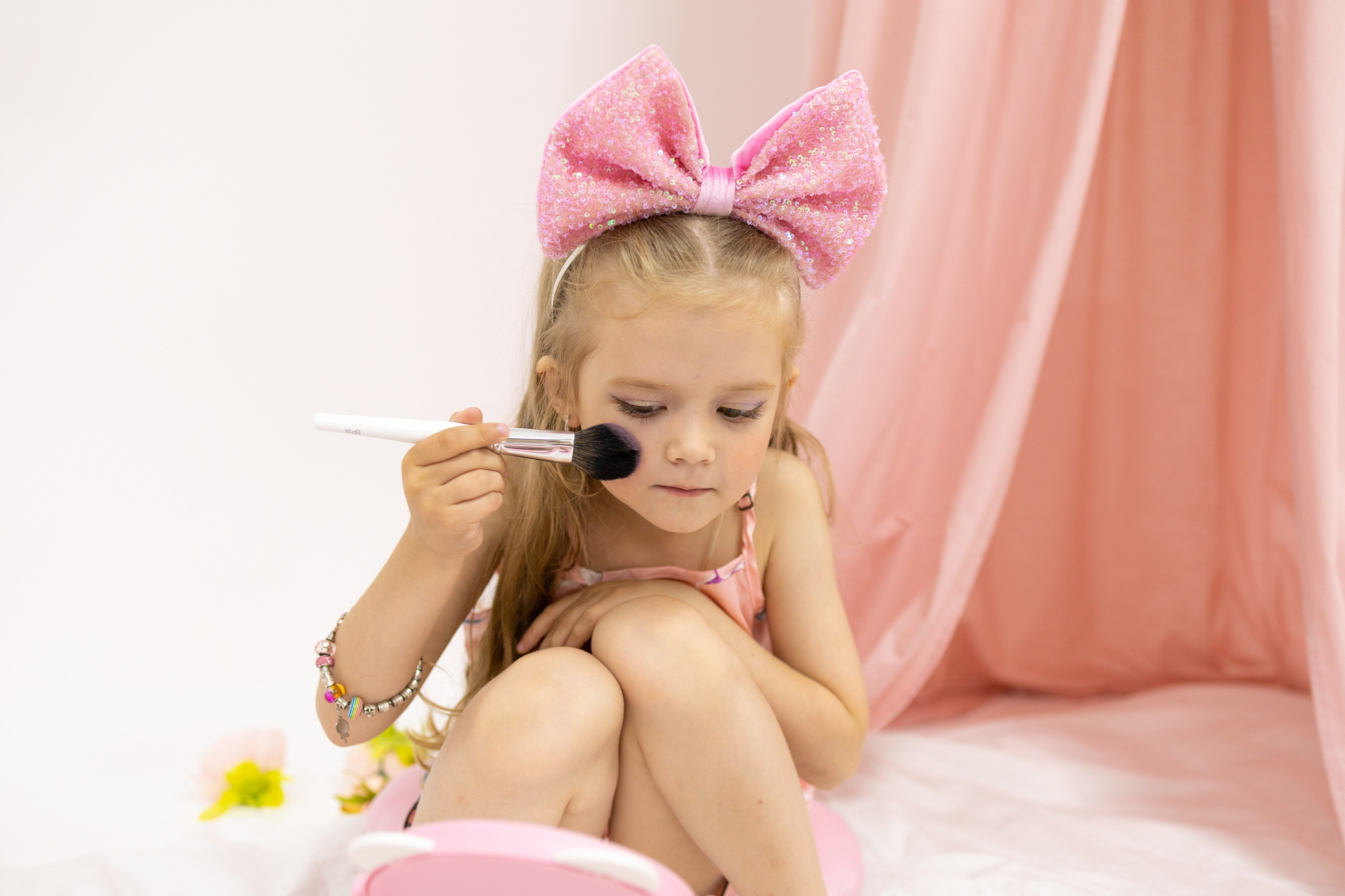 Ксюшенька, 6 лет, с визажистом. Фотограф новорожденных в Нижнем Новгороде Надежда Кадылкина
