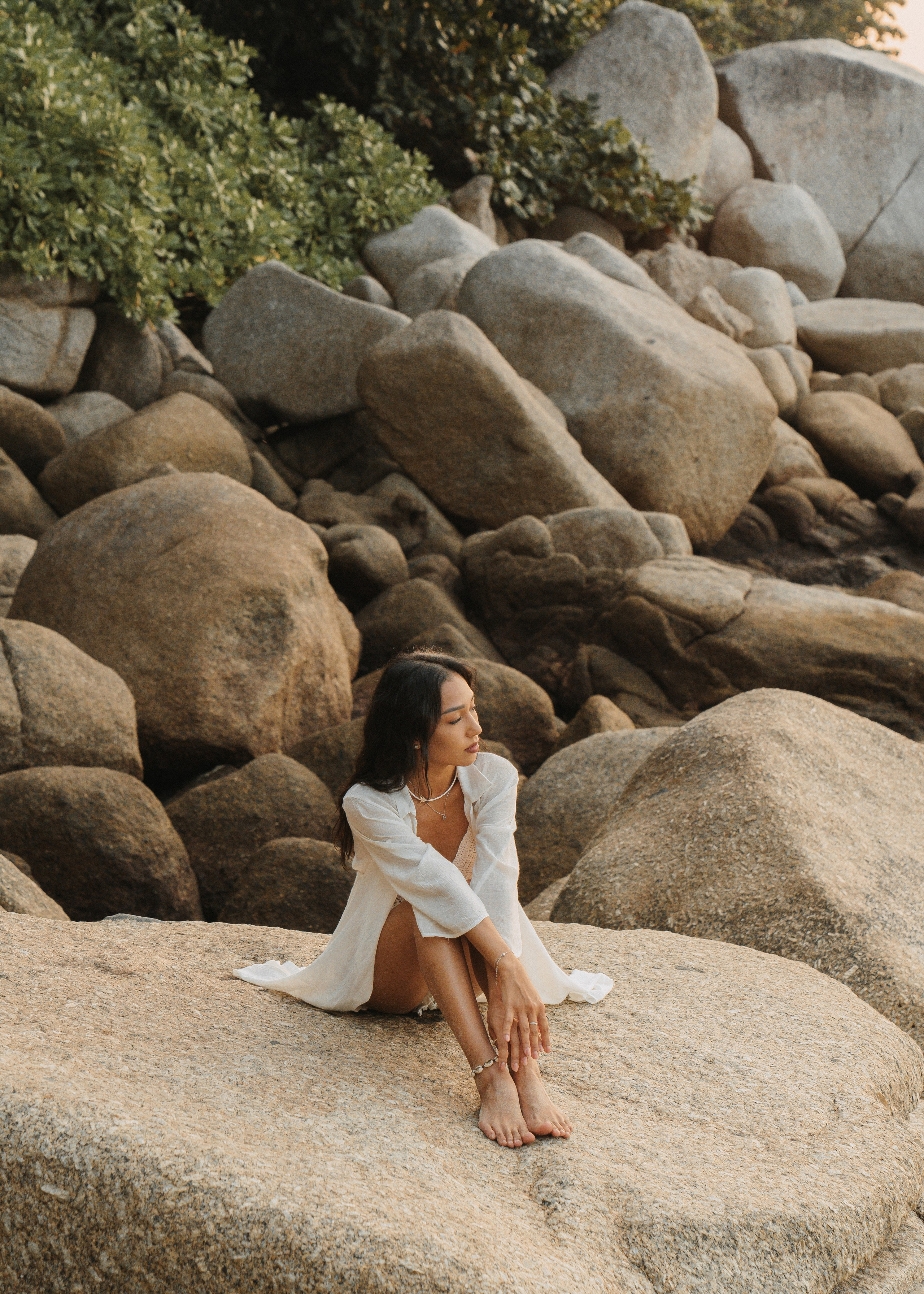 фотосессия на Пхукете, фотосессия на камнях, фотосессия девушки, фотограф на Пхукете, индивидуальная фотосессия на Пхукете