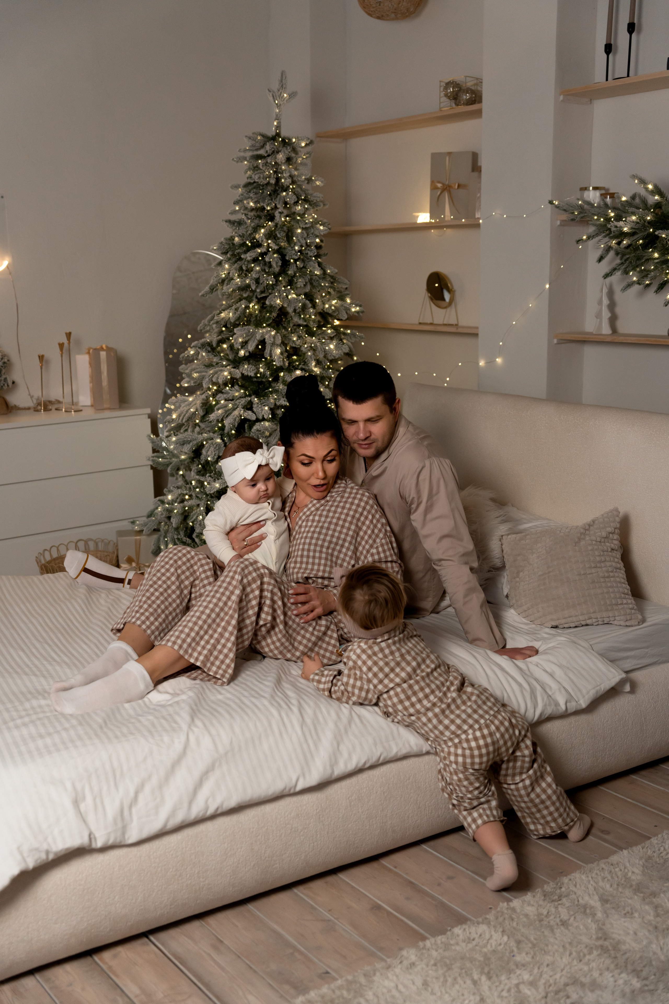Теплая новогодняя семейная фотосессия. Фотограф в Красноярске. Юлия Чаушанская