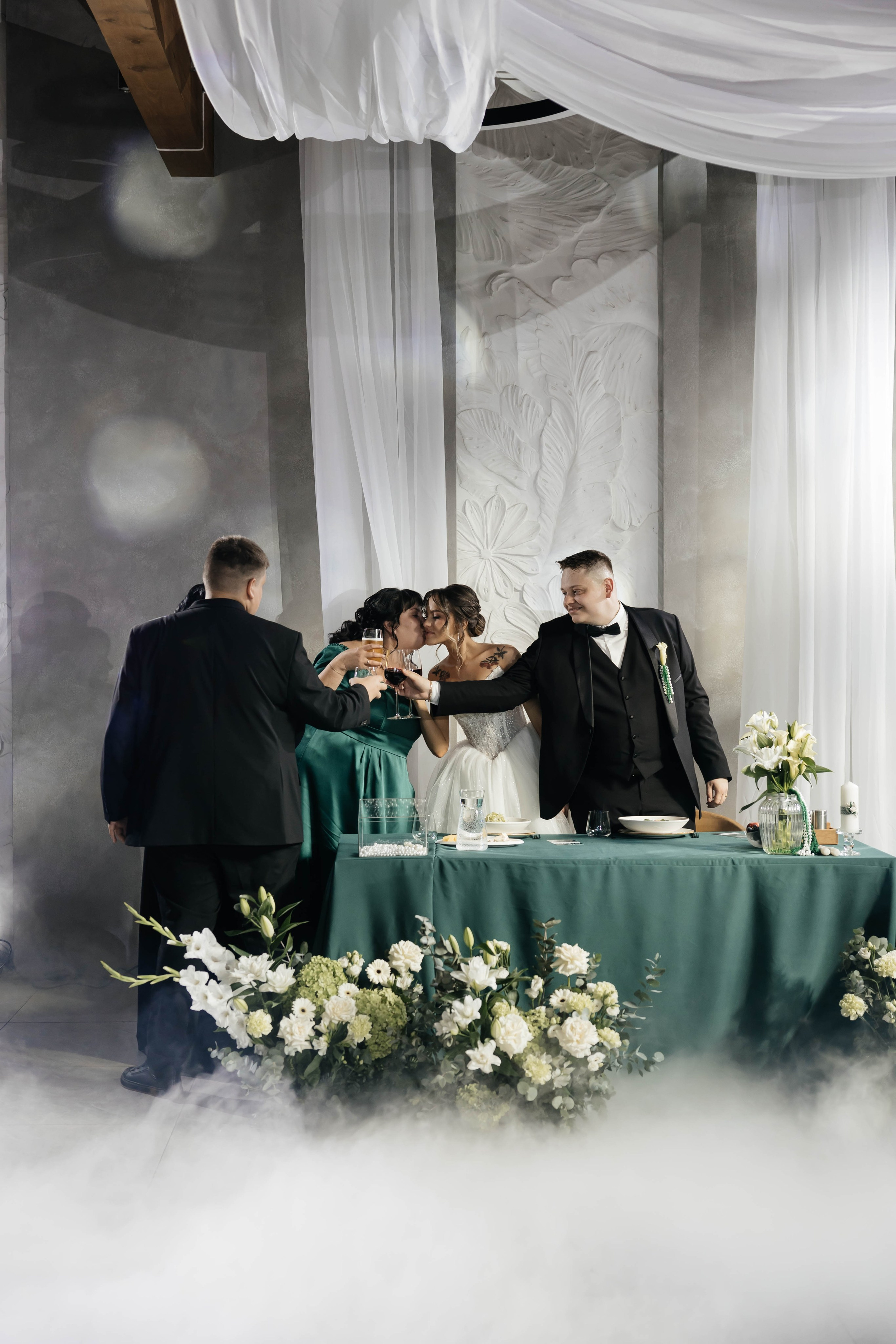 Свадебная история. Лесной Виладж. Свадебный и семейный фотограф Рассказова Виктория