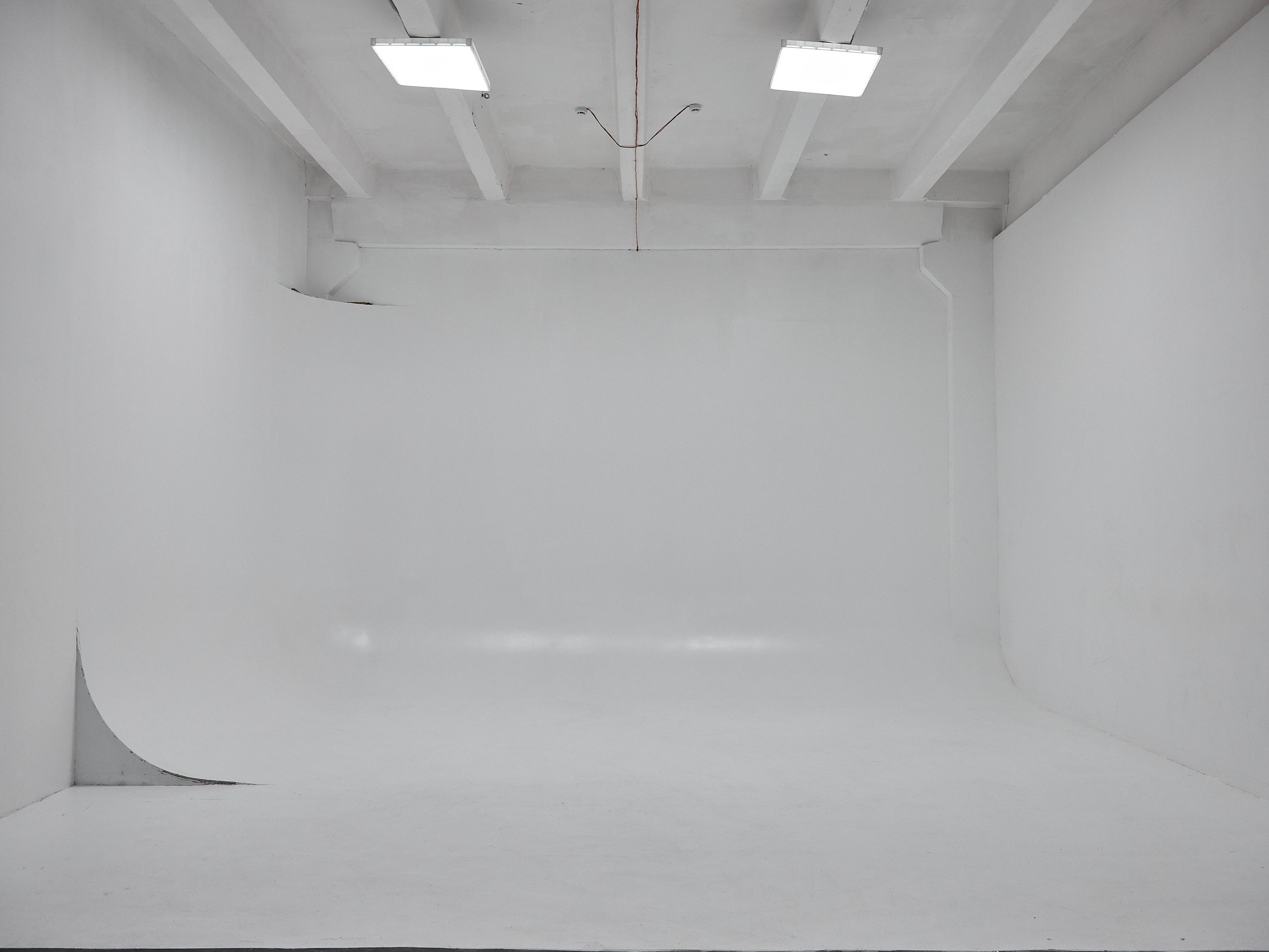 Фотостудия с циклорамой в Барнауле. MN Studio