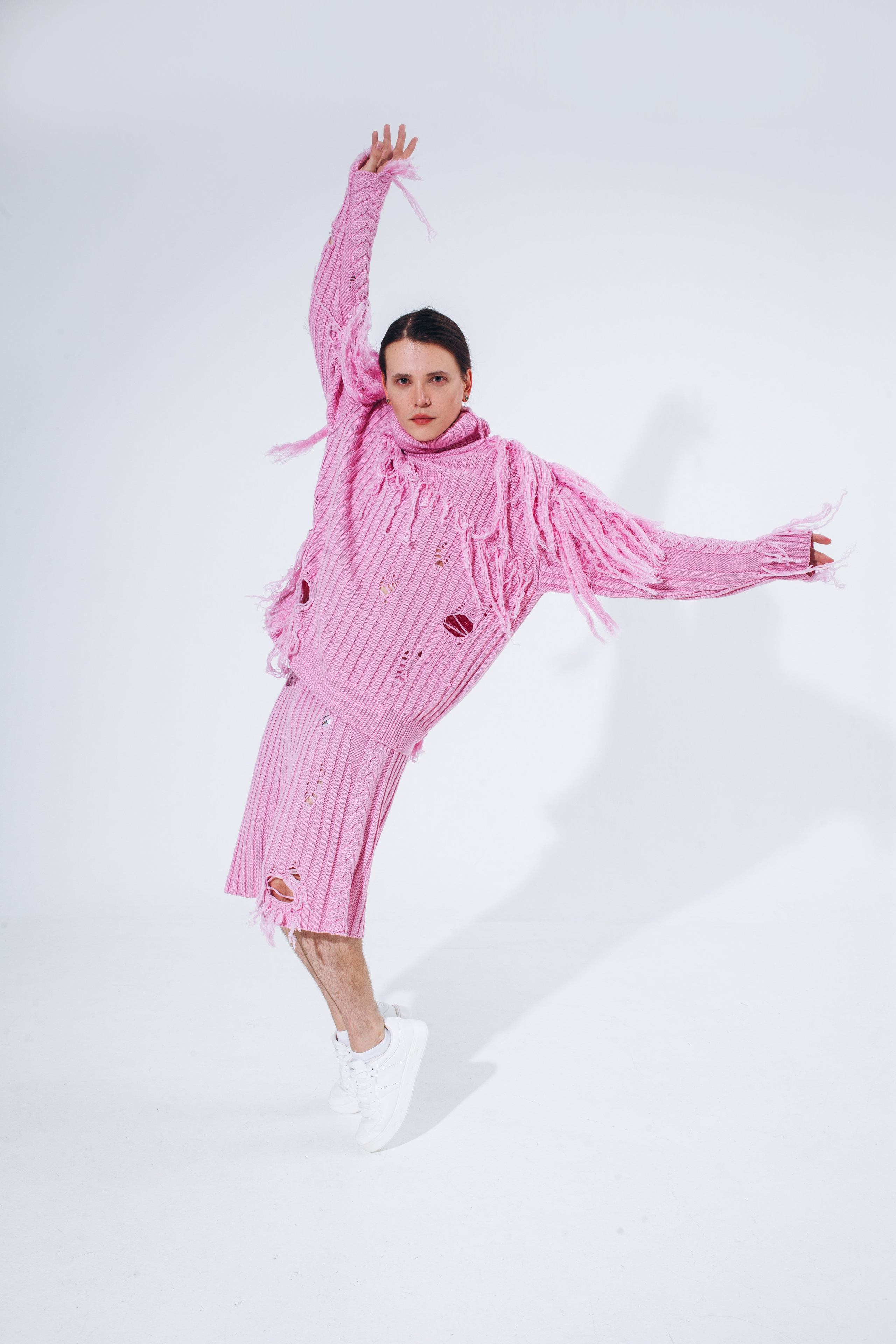 Имиджевая съемка в студии для модели на циклораме