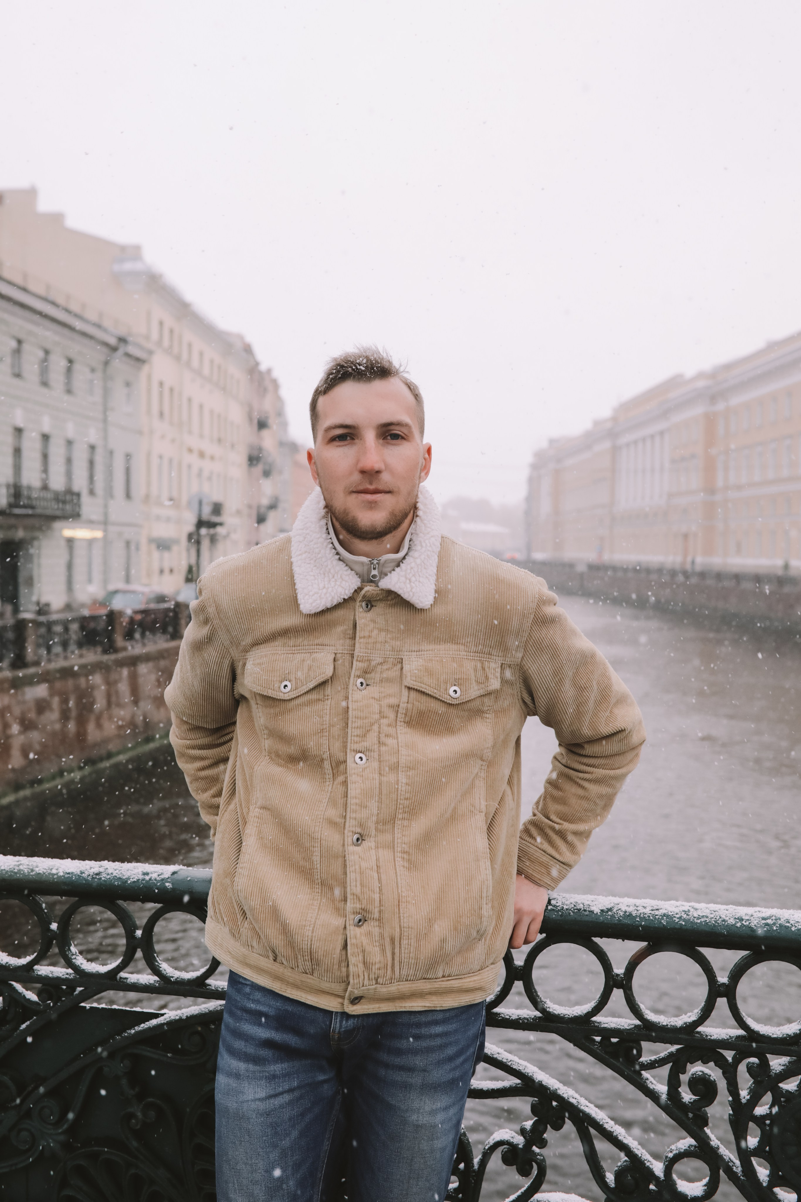 Фотопрогулка по Дворцовой площади под первым снегом, в Санкт-Петербурге. Фотограф в Санкт-Петербурге Разиля Идиятуллина