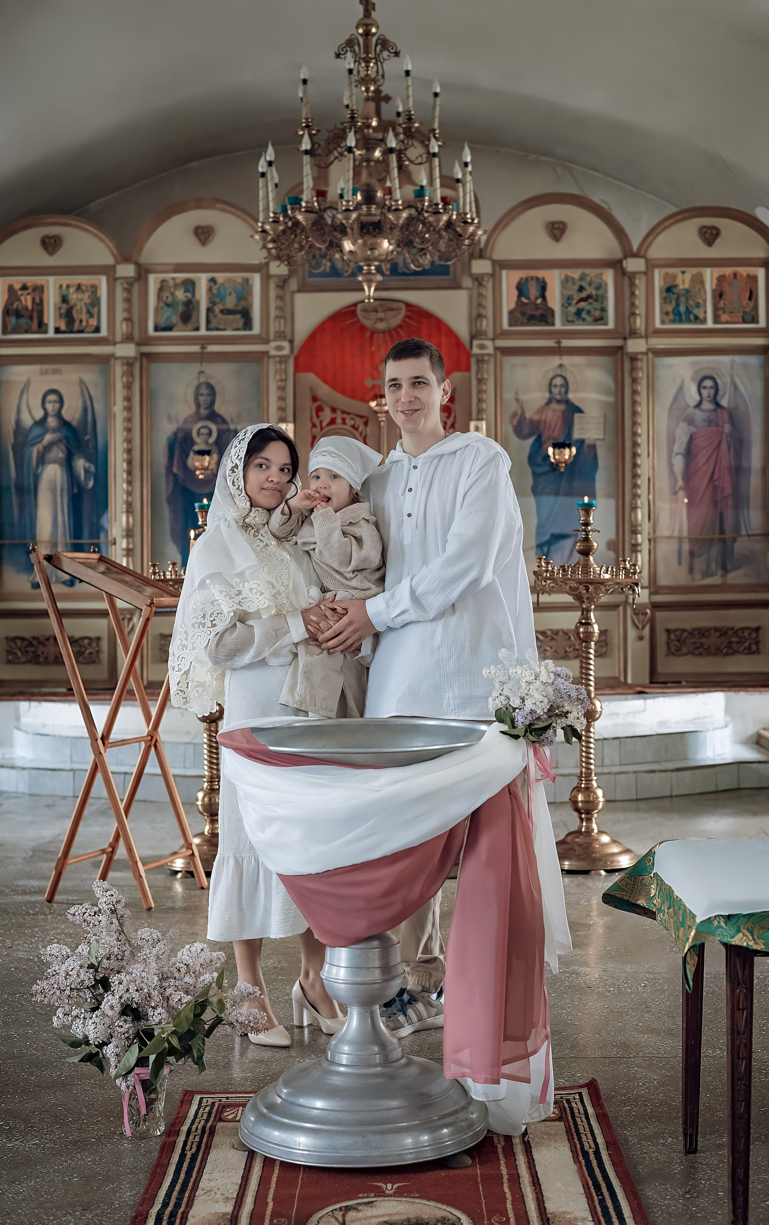 Крещение Машеньки в Свято-Троицком соборе Емельяново. Фотографы крещения/венчания  Красноярск Татьяна и Вячеслав Переваловы