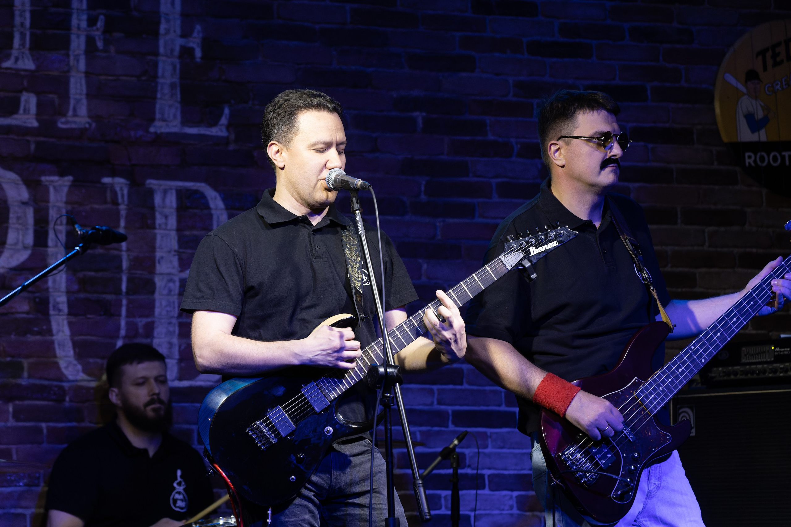 LifePub 29.03.2023. Московская кавер-группа BankBand