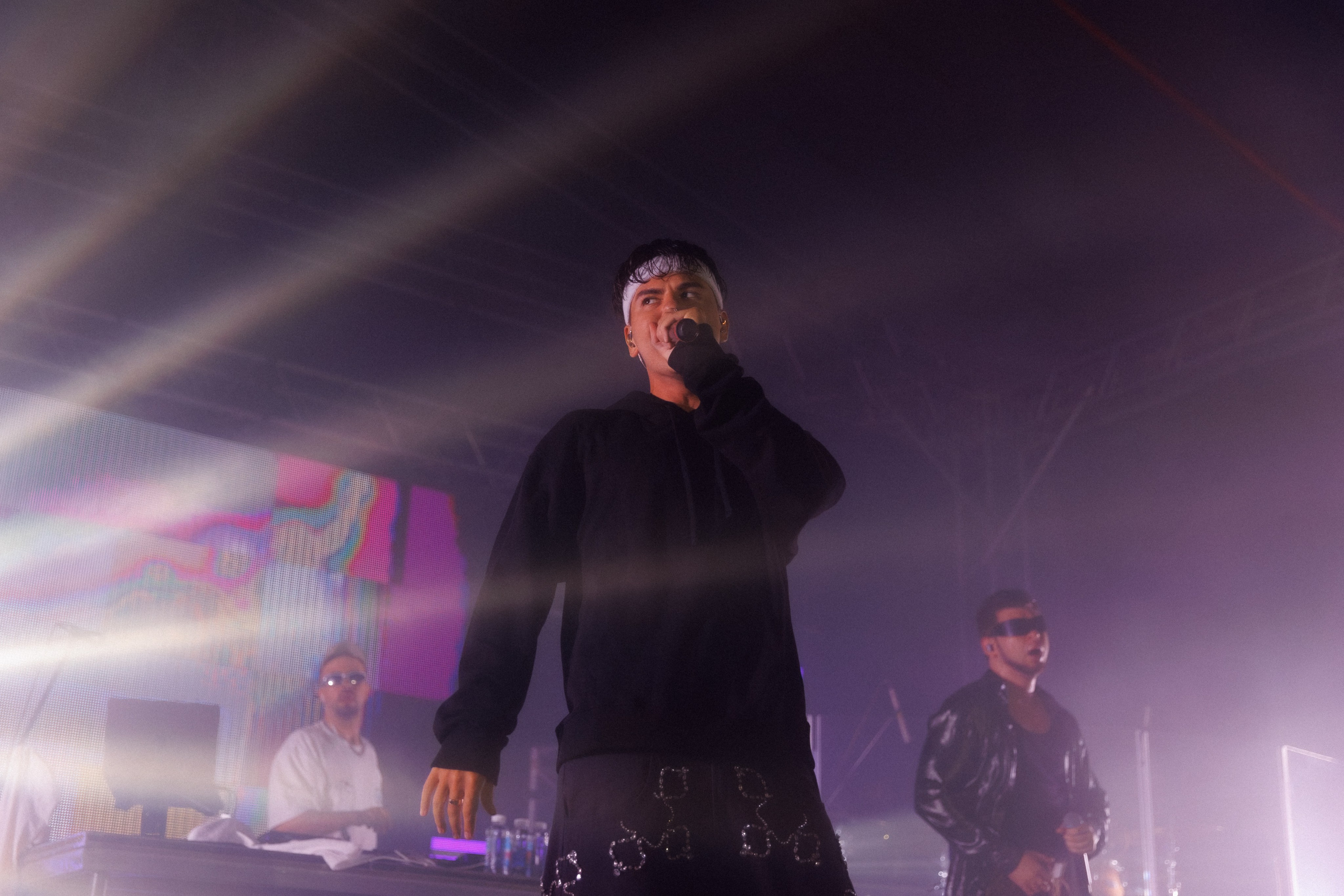 Фотоотчёт и репортаж с концерта группы GAYAZOV$ BROTHER$. Красильников Евгений — профессиональный фотограф в Ростове-на-Дону