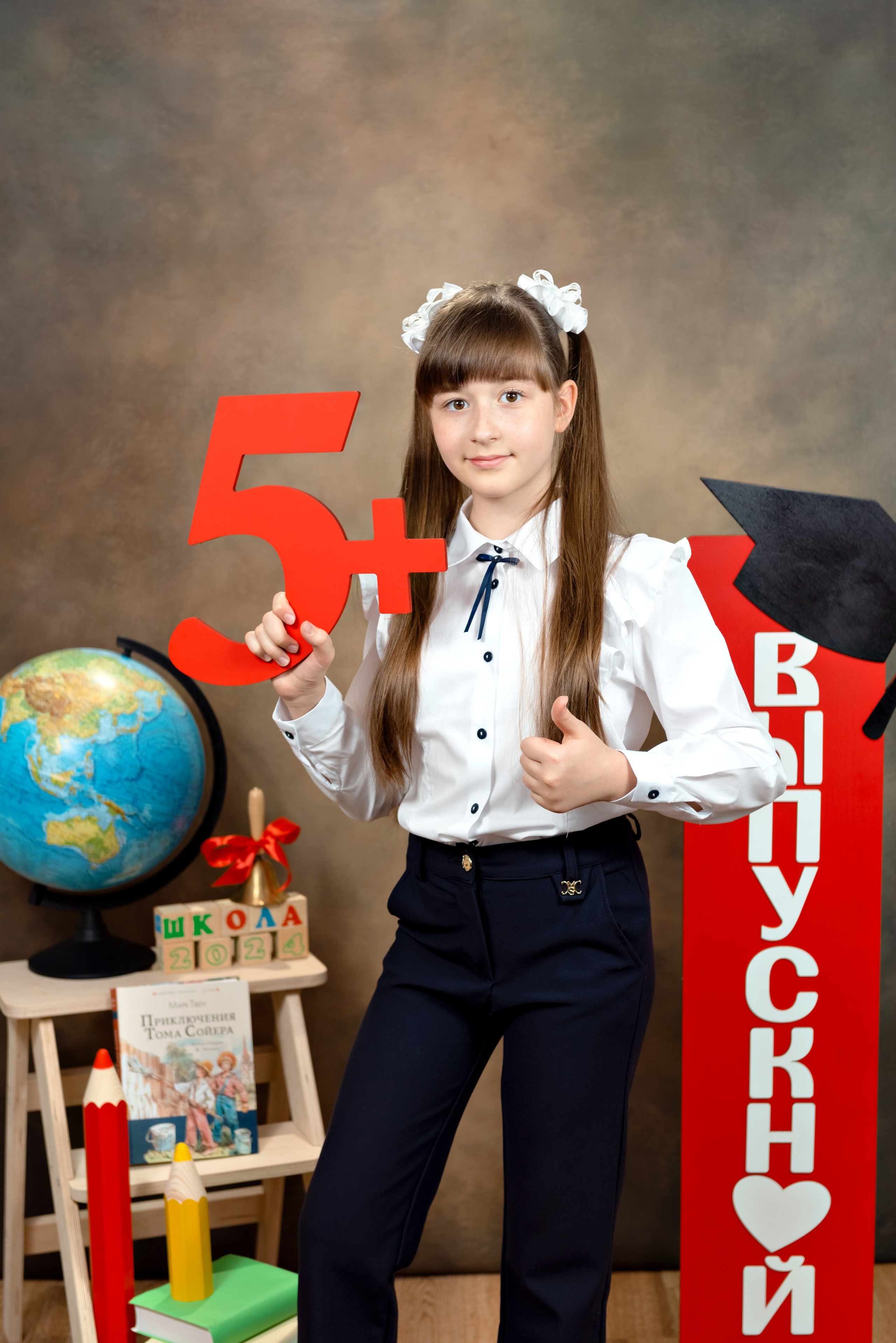 Фотопроект «Здравствуй, школа!» в студии. Выпускные альбомы в Туле Фотограф Юлия Чуракова