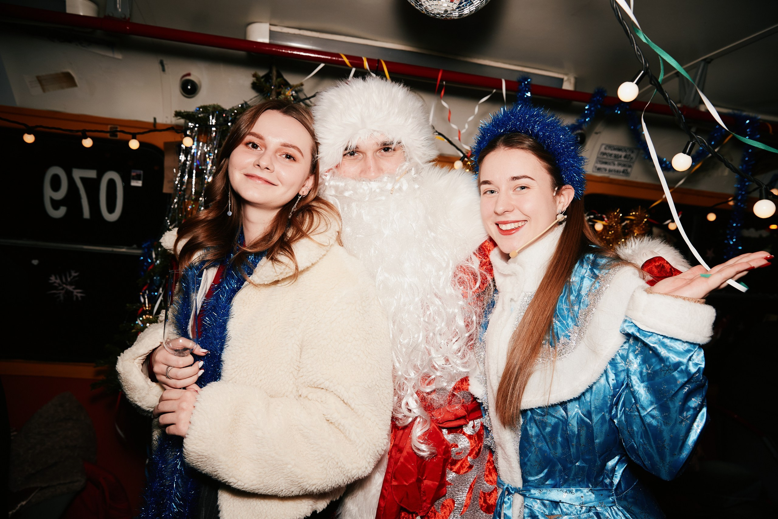 Новогодний трамвай 2026. Свадебный репортажный фотограф краснодар максим дремов дрёмов фотосессия студия цена