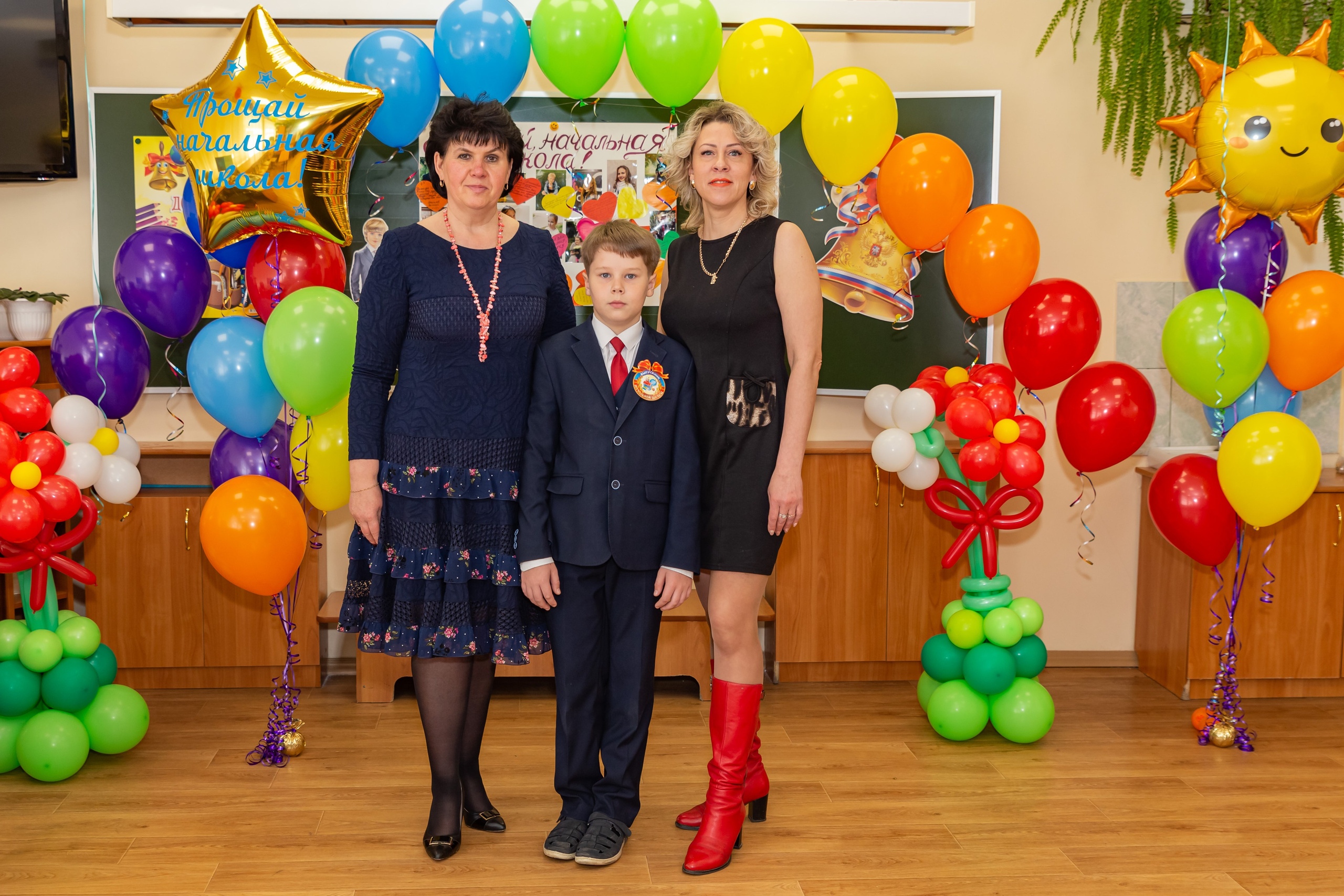 Фотосъемка выпуск 4 класс. Свадебный фотограф Марина Суворова и видеооператор Олег Петров